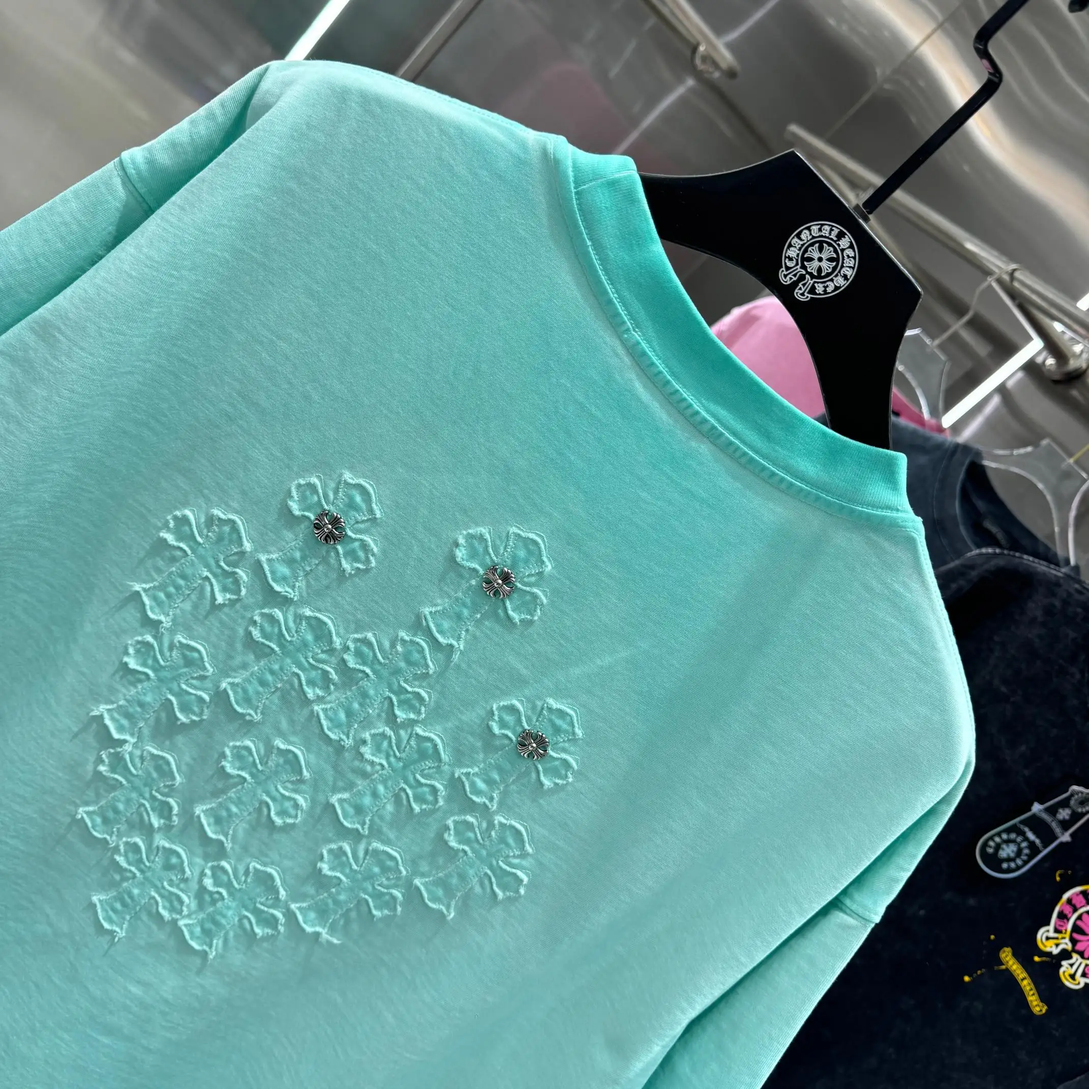 Acid-Wash Embroidered Patch T-Shirt D18014238 — view 5