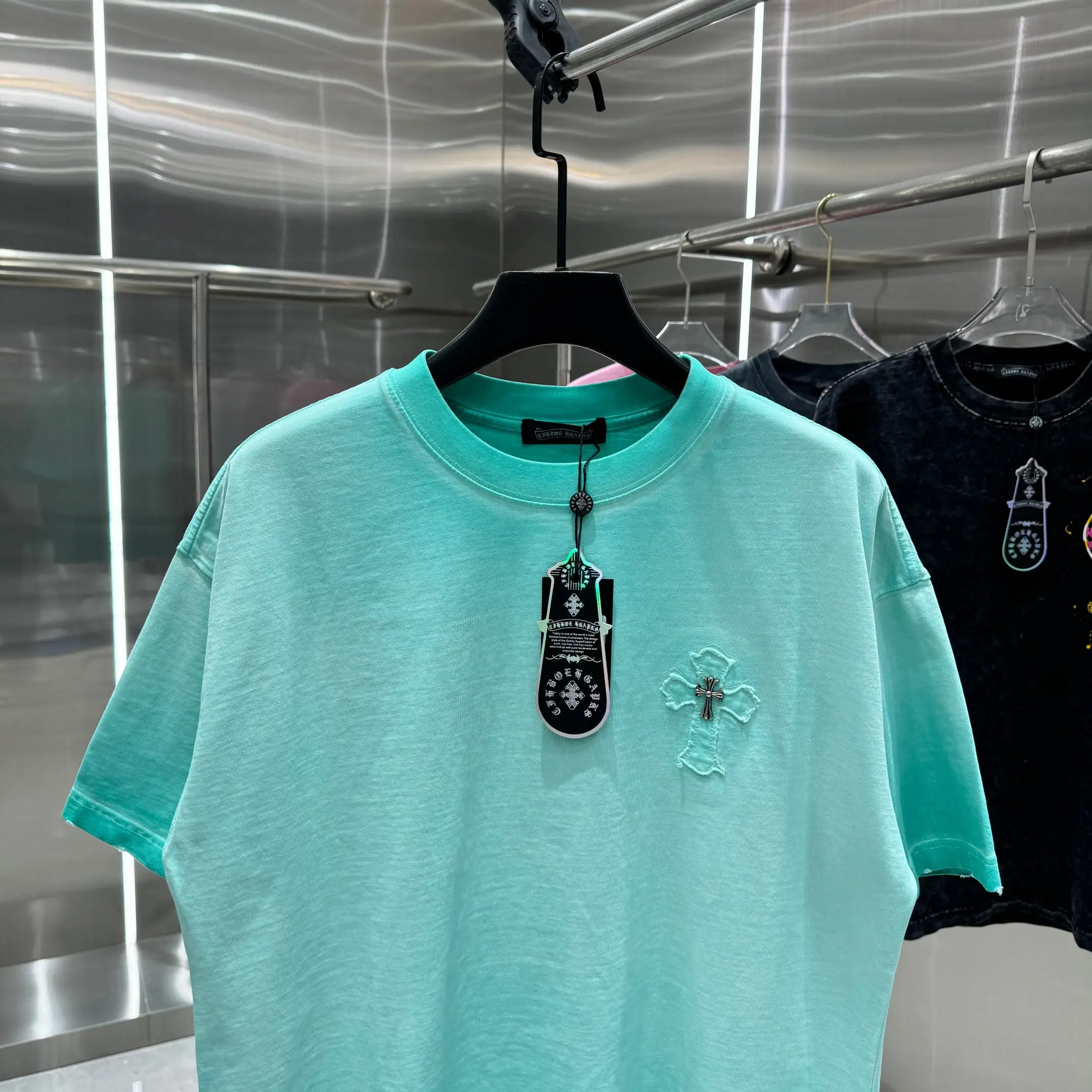 Acid-Wash Embroidered Patch T-Shirt D18014238 — view 6