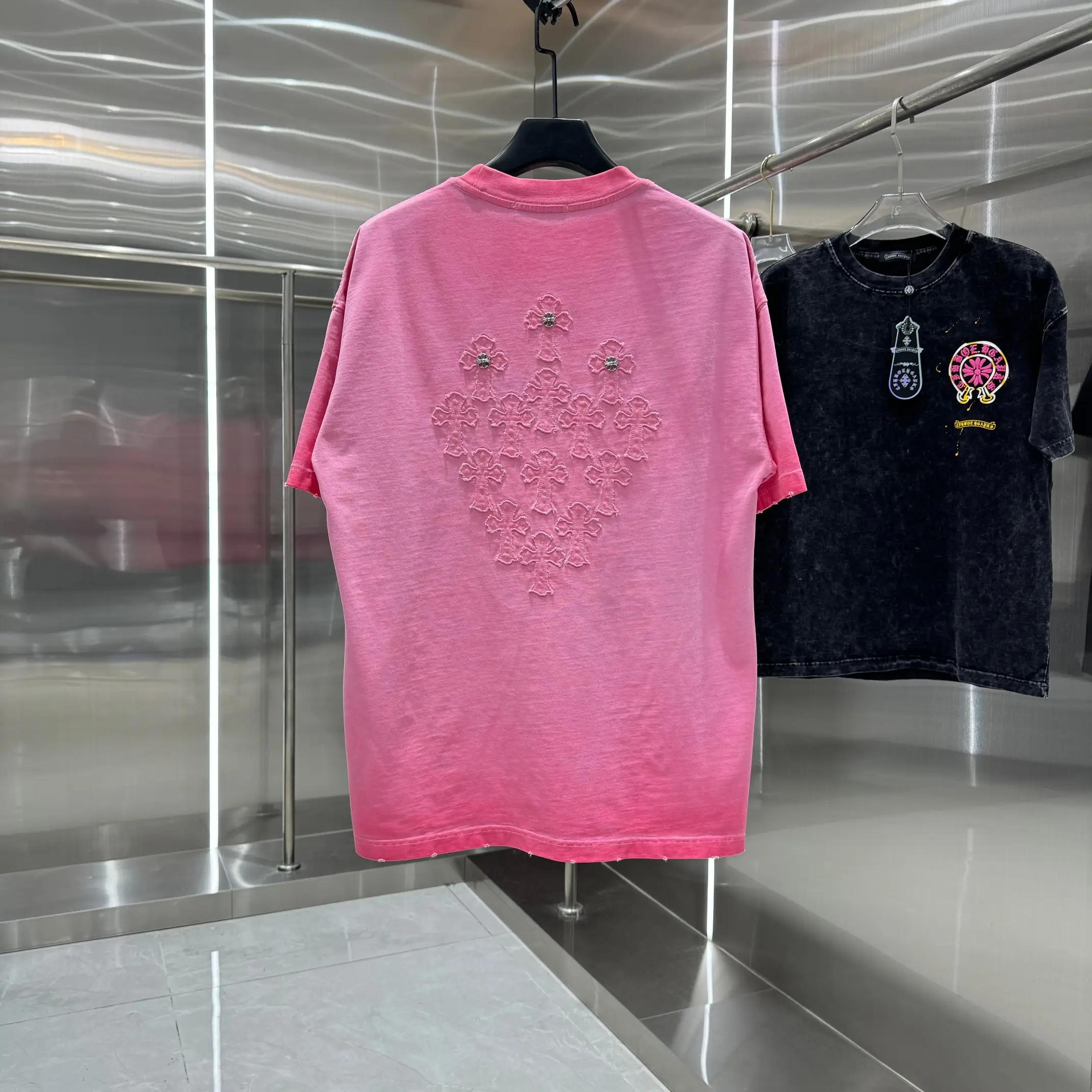 Washed Embroidered Patch T-Shirt D18014237 — view 2