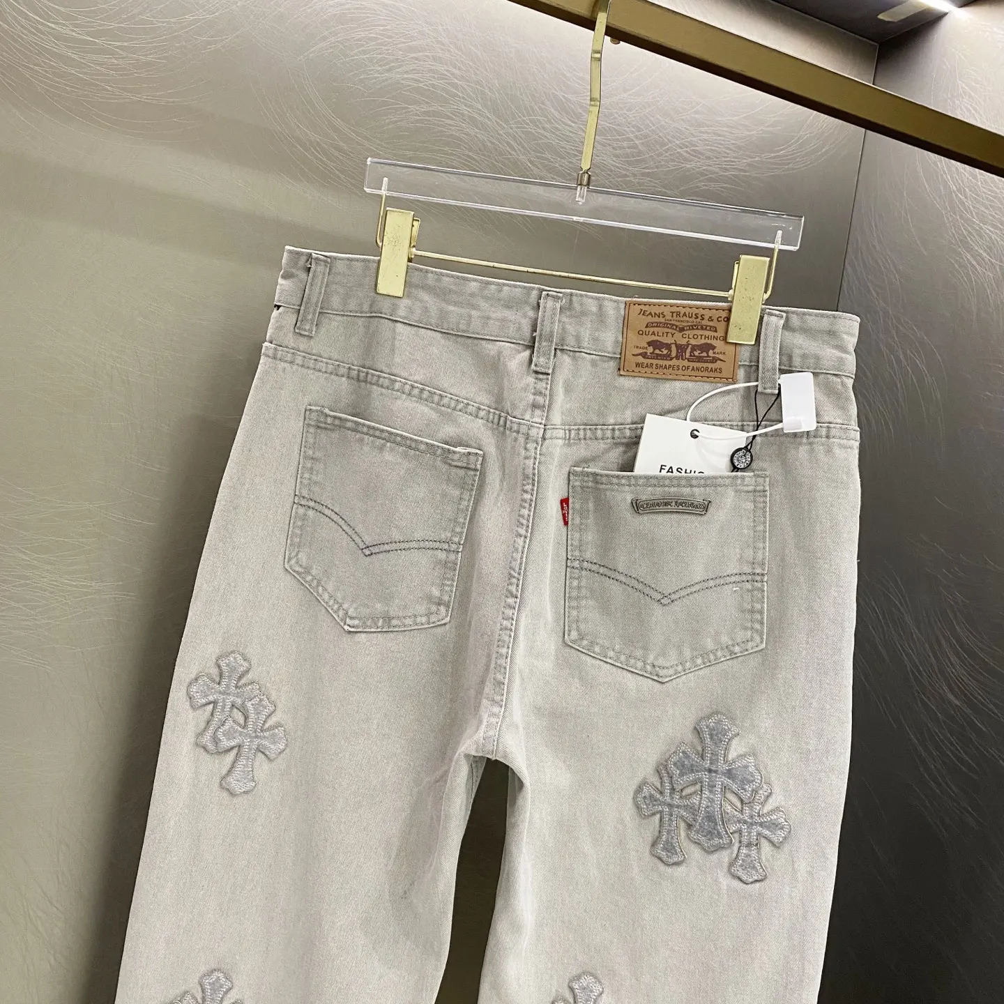 Cross Patch Embroidered Straight-Leg Jeans D18019609 — view 3