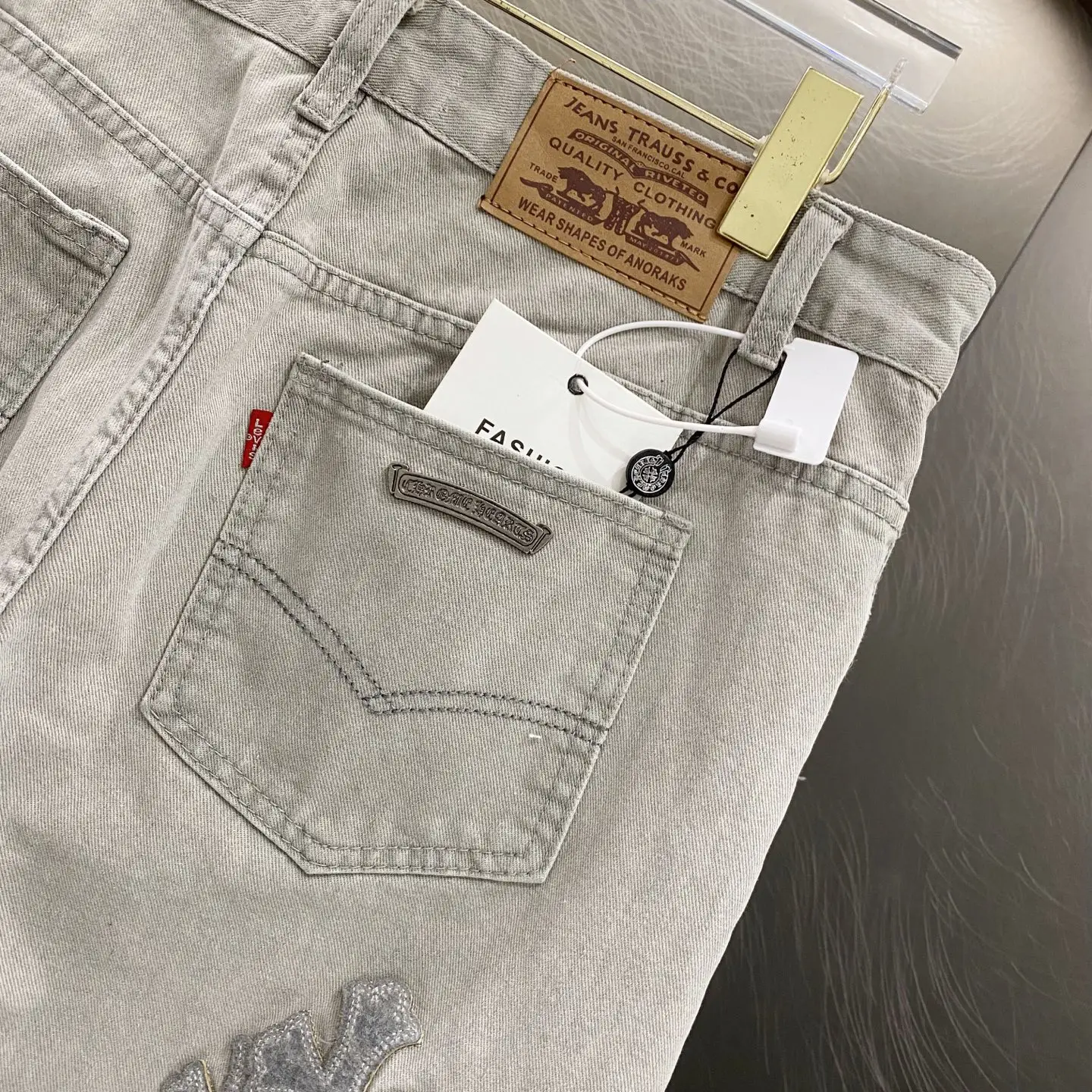 Cross Patch Embroidered Straight-Leg Jeans D18019609 — view 4