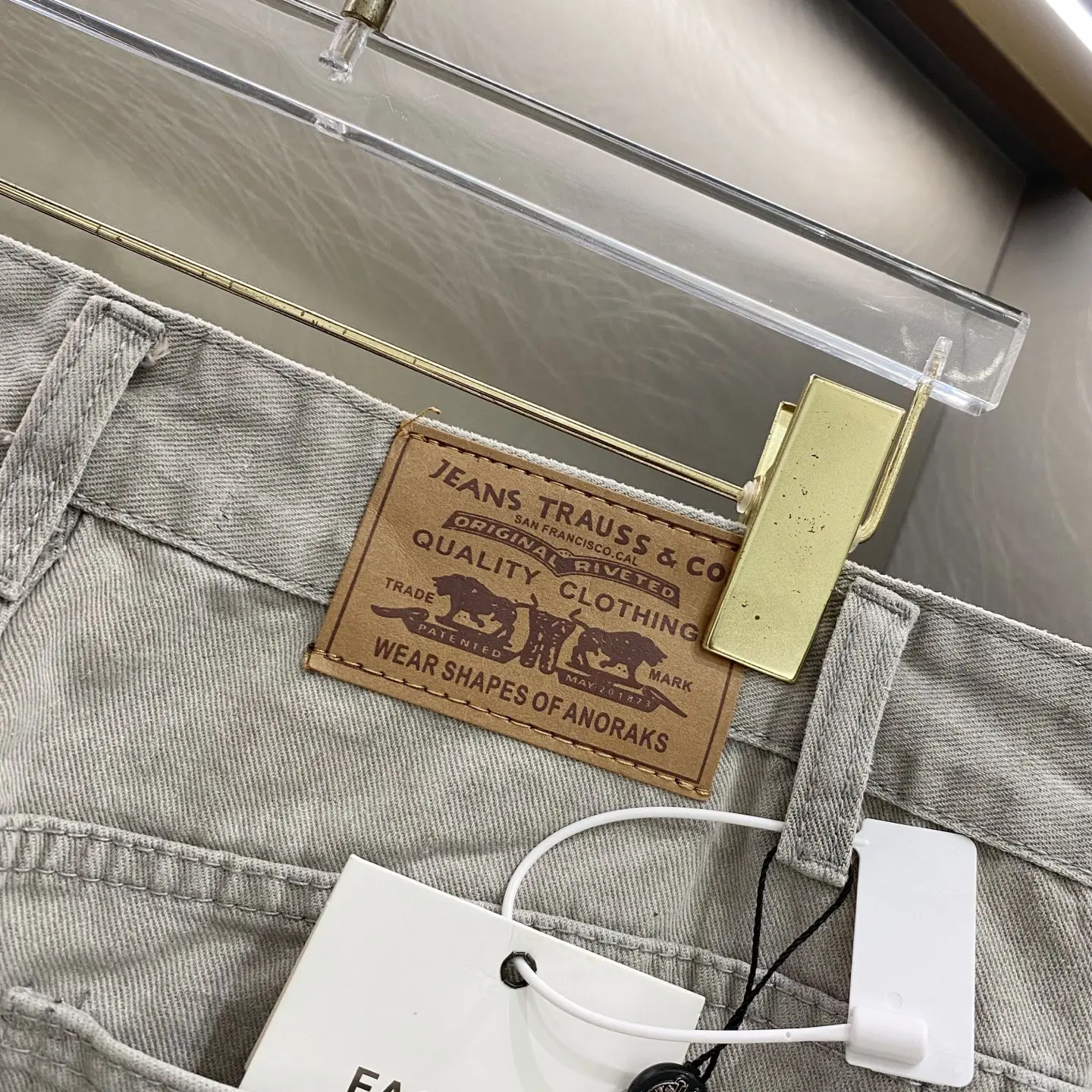 Cross Patch Embroidered Straight-Leg Jeans D18019609 — view 5