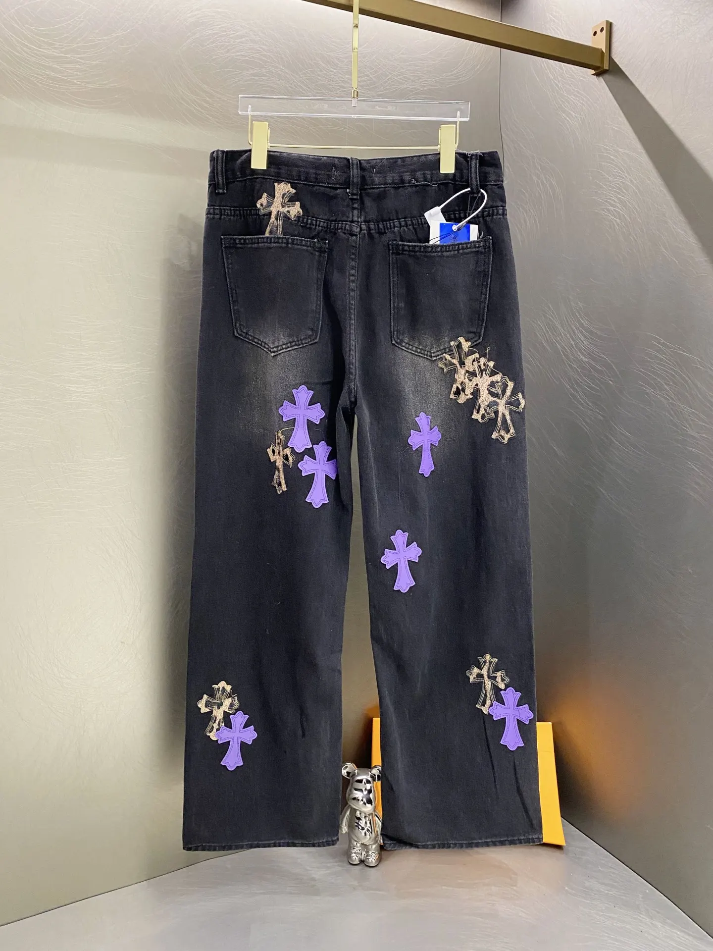 Leopard and Leather Cross Patch Straight-Leg Jeans D18019608 — view 2