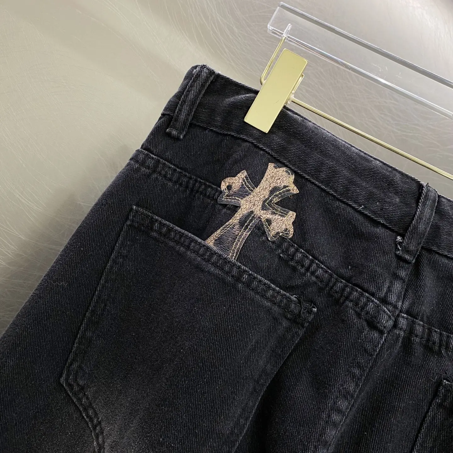 Leopard and Leather Cross Patch Straight-Leg Jeans D18019608 — view 4