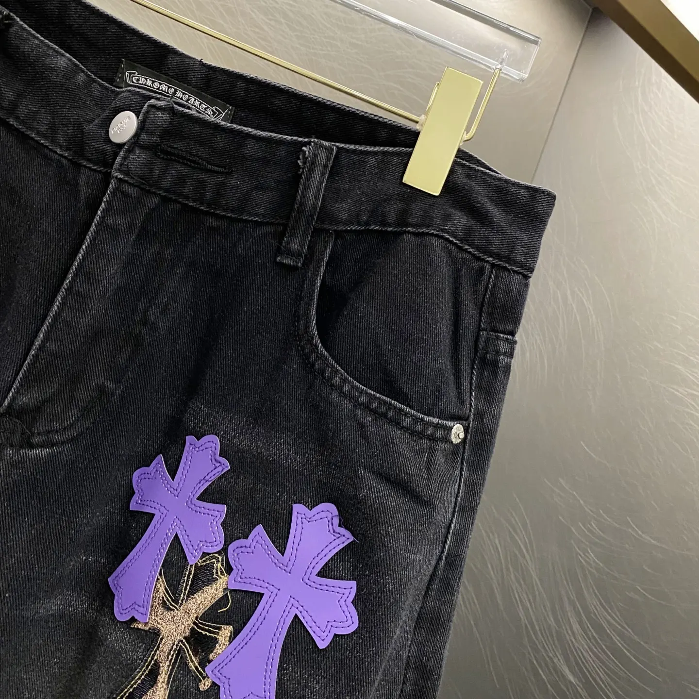 Leopard and Leather Cross Patch Straight-Leg Jeans D18019608 — view 5