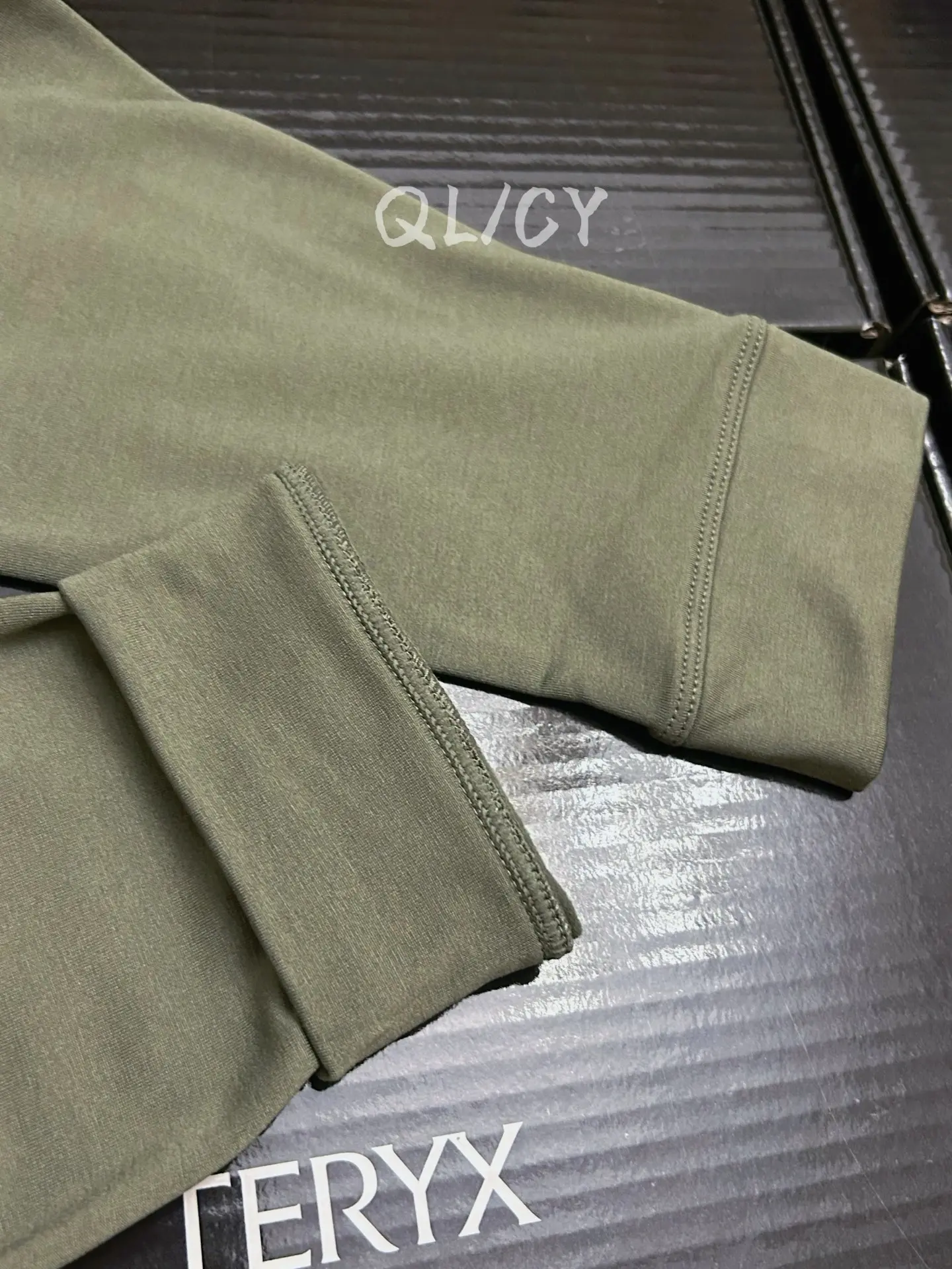 Rho LT Crew-Neck Fleece Base Layer D18020975 — view 9