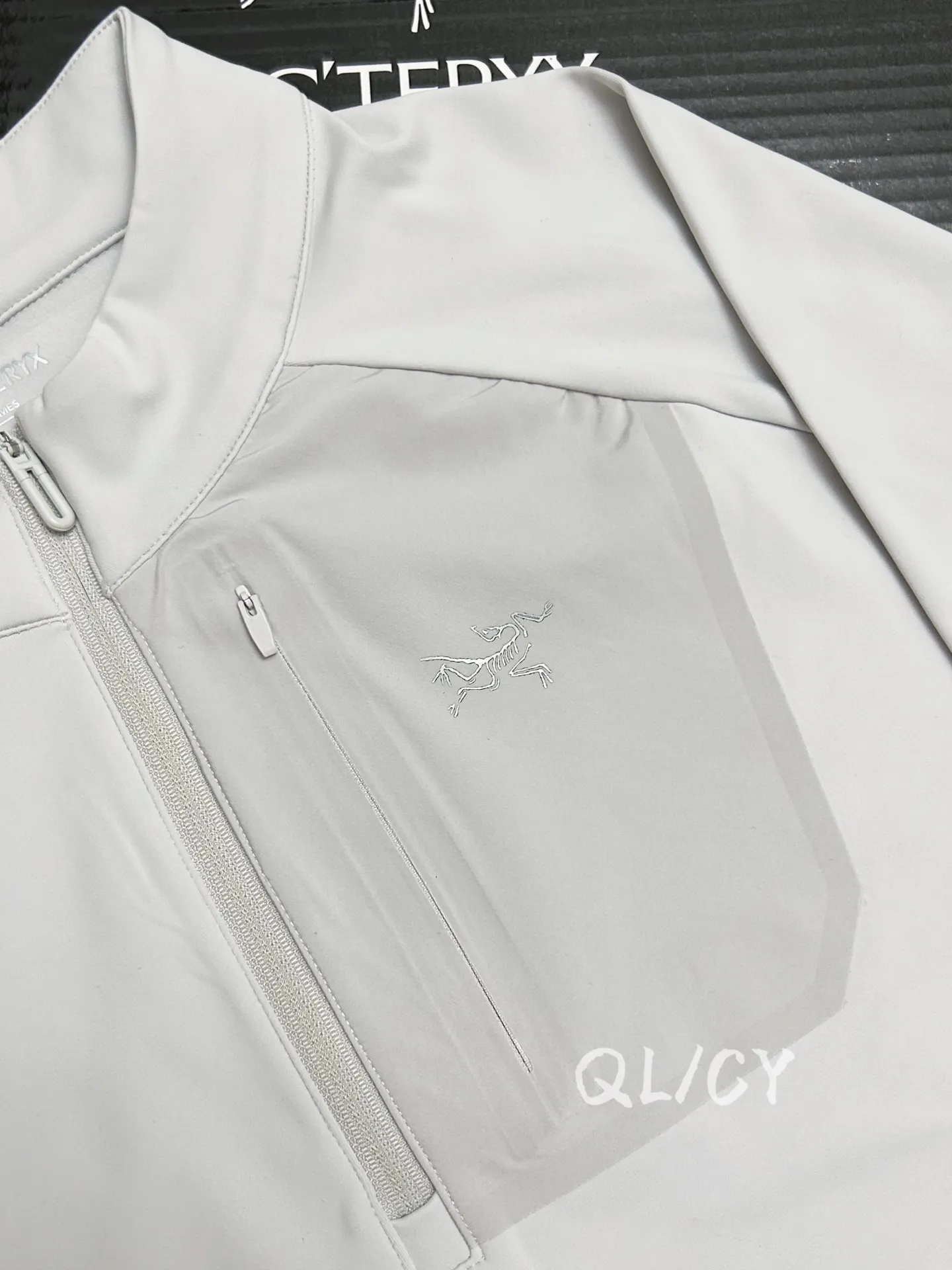 Delta Zip-Neck Fleece Sweatshirt D18020980 — view 2