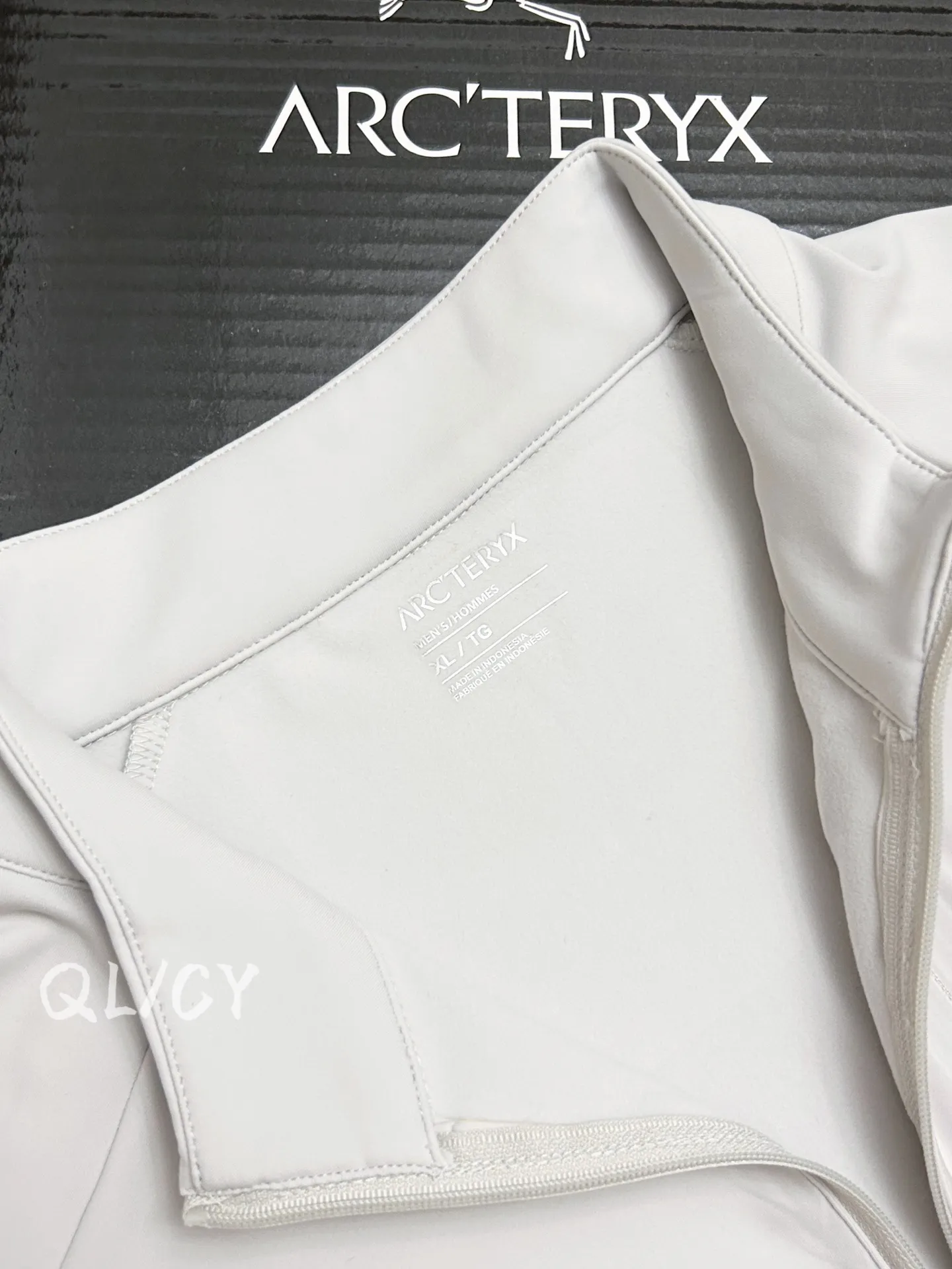 Delta Zip-Neck Fleece Sweatshirt D18020980 — view 3