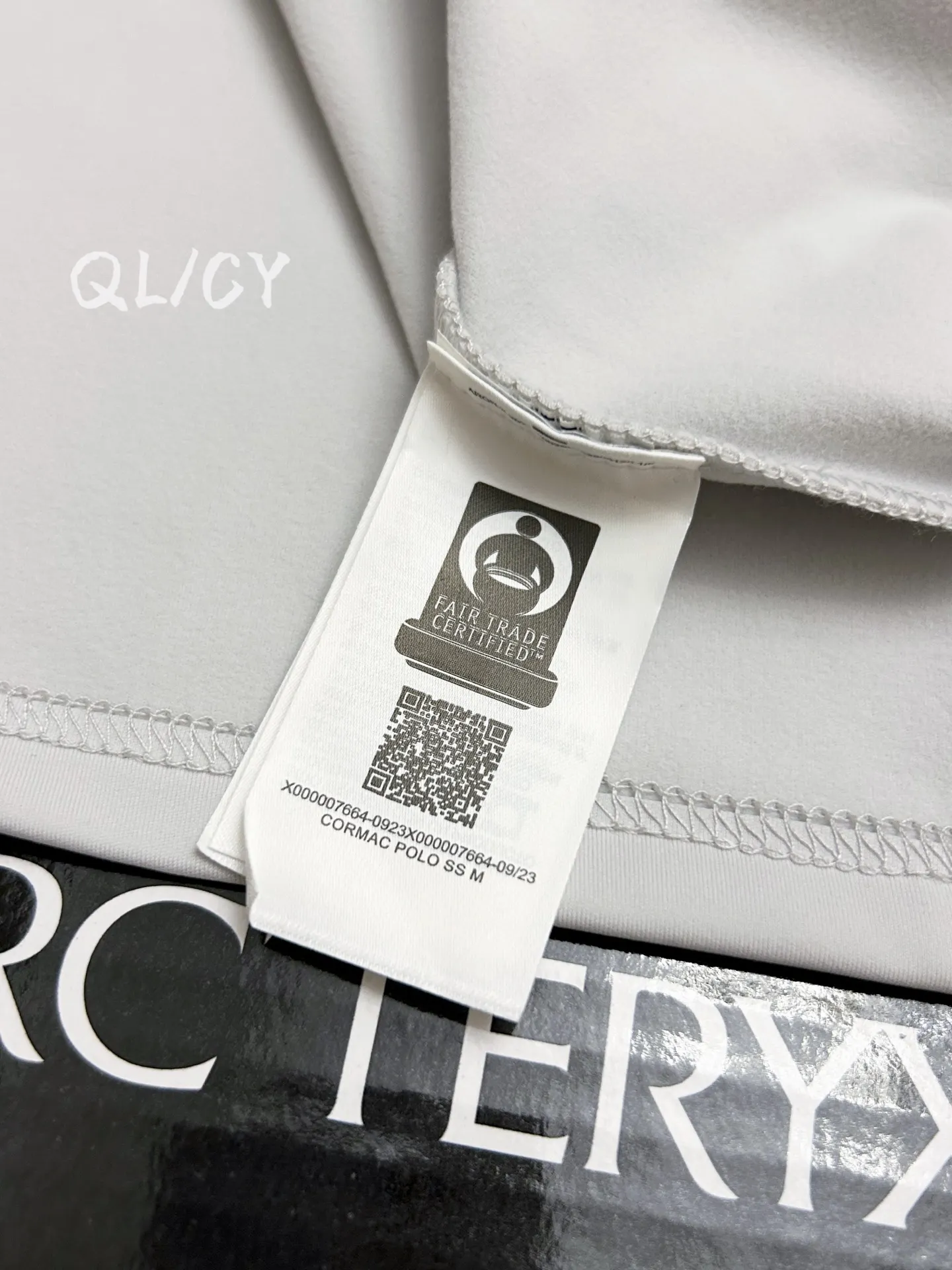 Delta Zip-Neck Fleece Sweatshirt D18020980 — view 6