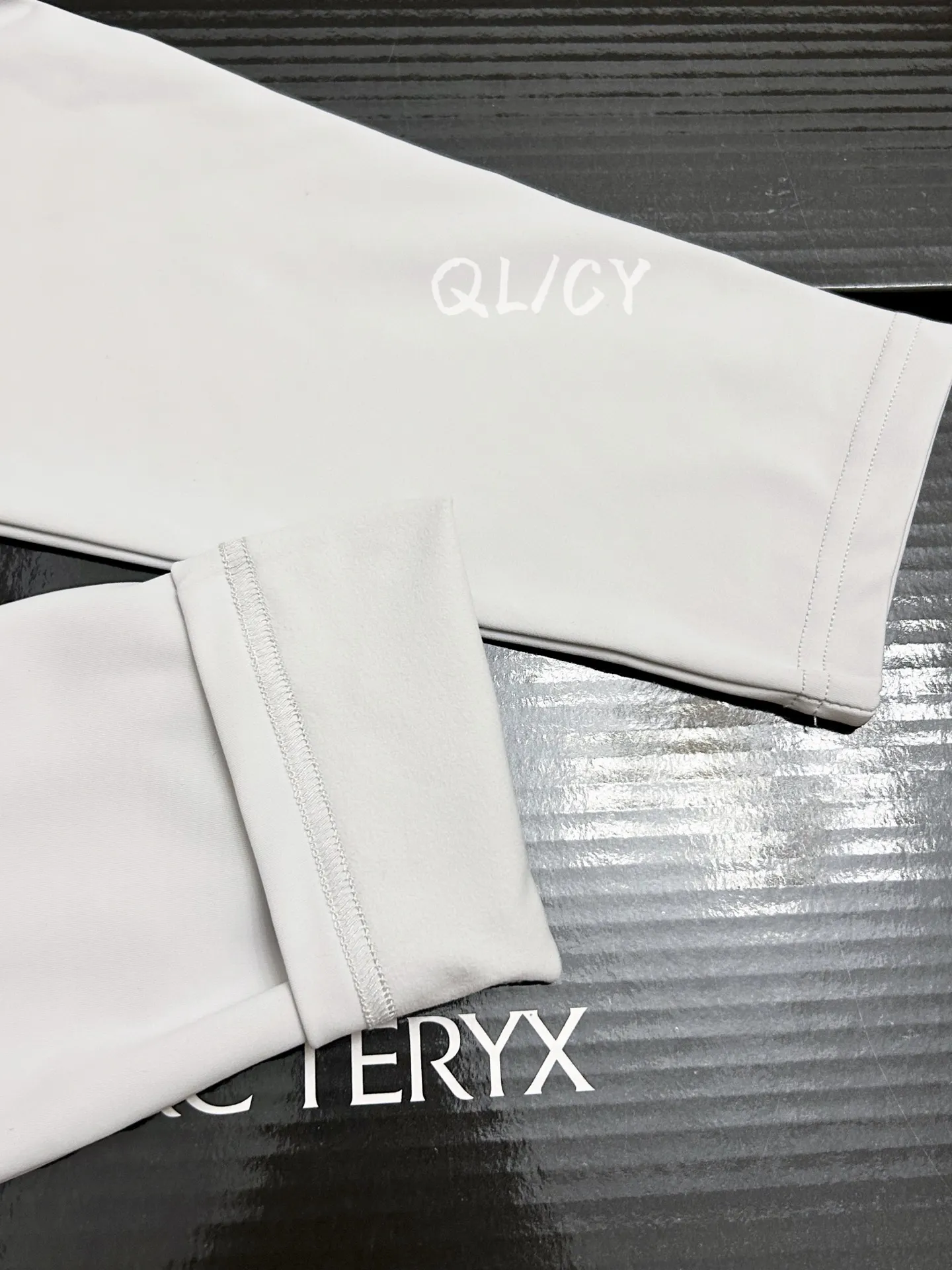 Delta Zip-Neck Fleece Sweatshirt D18020980 — view 8
