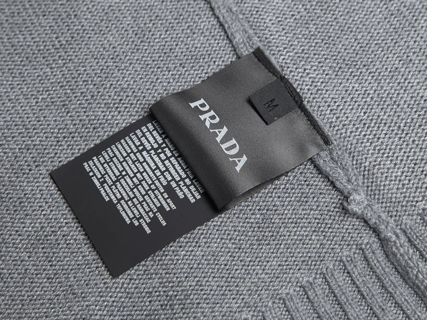 Logo-Plaque Half-Zip Wool Sweater D18016449 — view 6