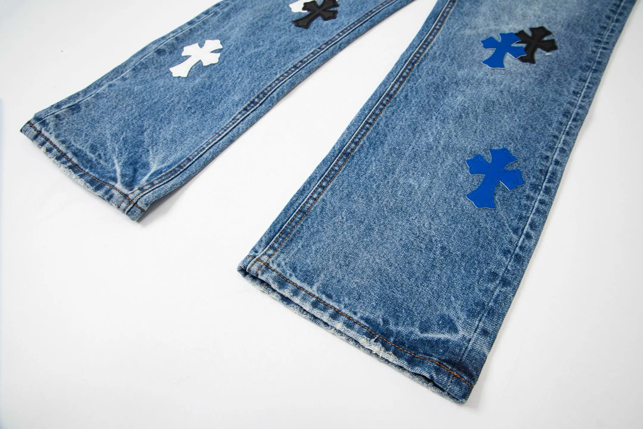 Cross Patch Straight-Leg Denim Jeans D18019760 — view 11