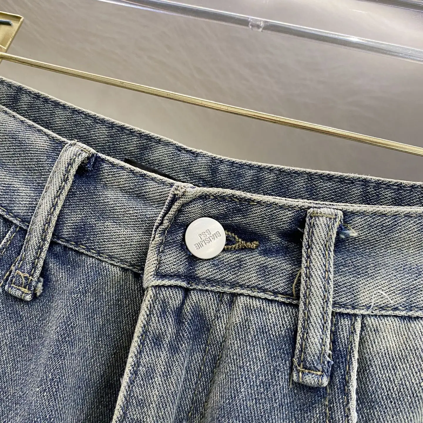 Cross Patch Straight-Leg Jeans D18519619 — view 8