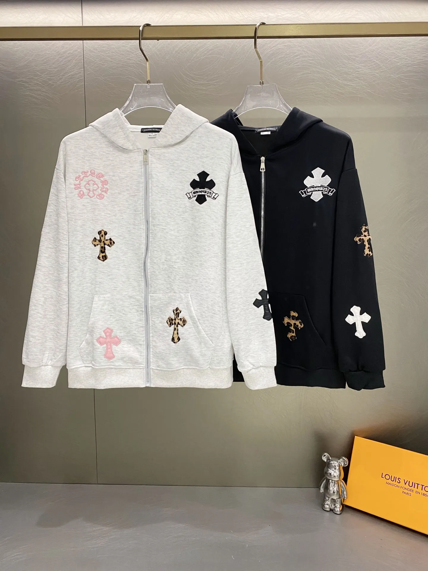 Chrome Hearts Embroidered Cross Zip-Up Hoodie D19019616