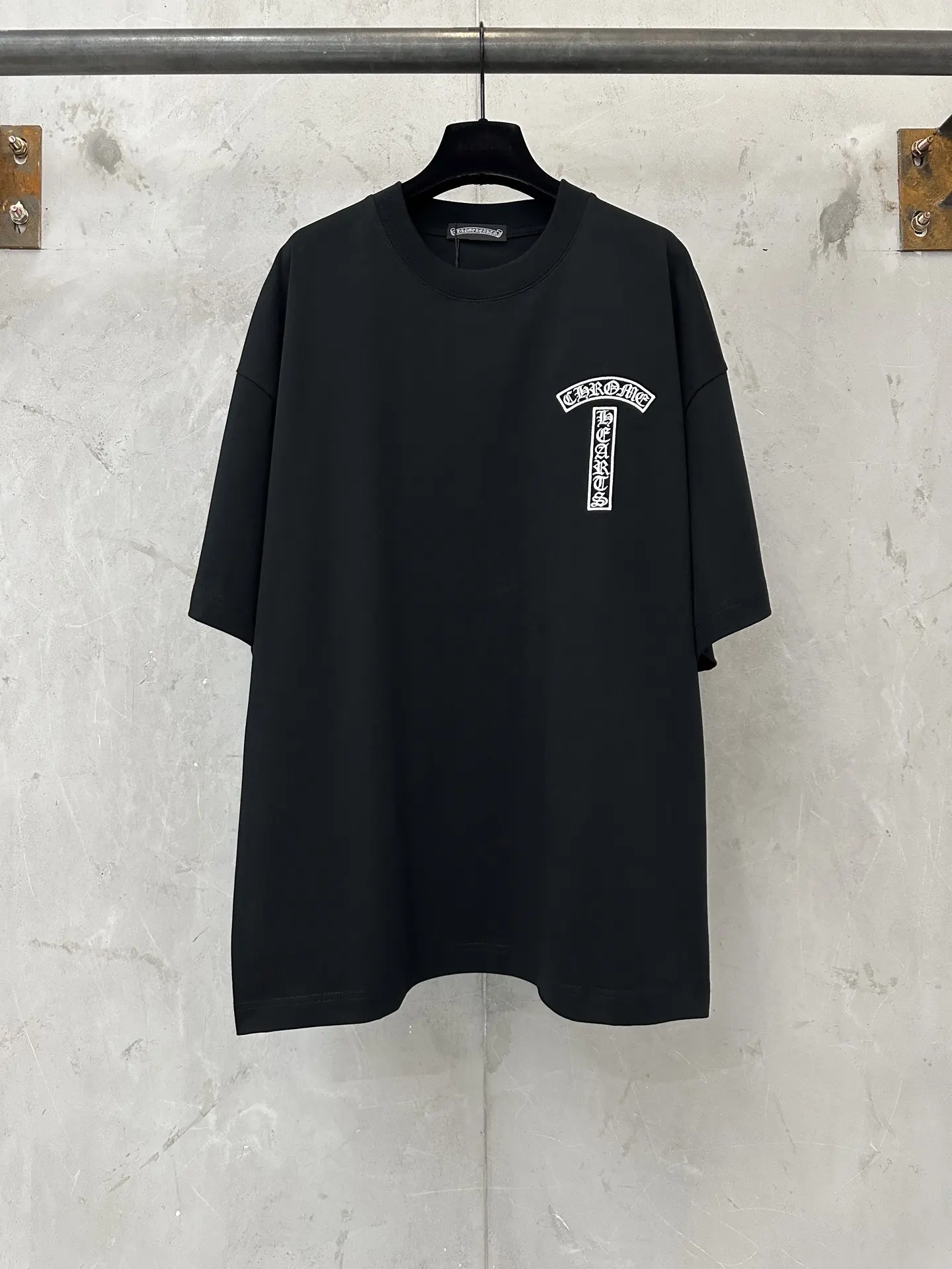 Embroidered Hibiscus Logo Cotton T-Shirt D19011956