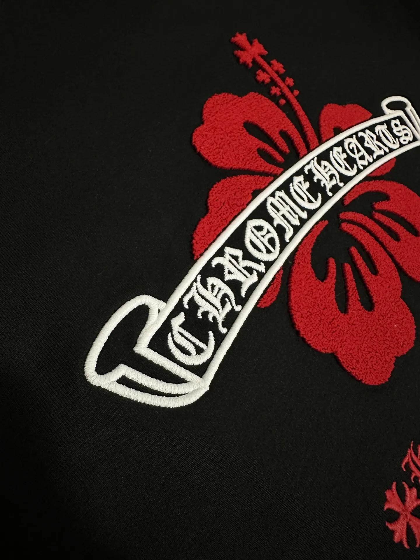 Embroidered Hibiscus Logo Cotton T-Shirt D19011956 — view 6