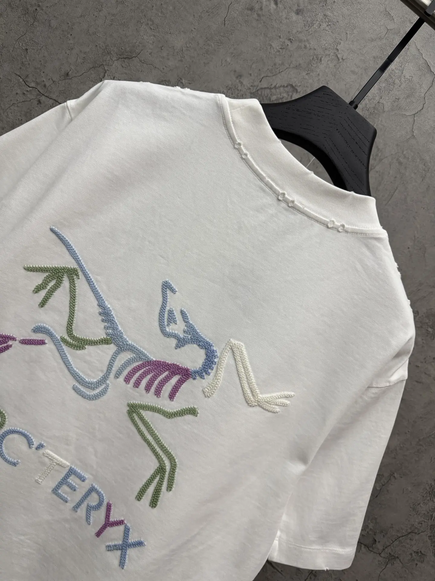 Embroidered UV-Reactive Cotton T-Shirt D19014278 — view 3