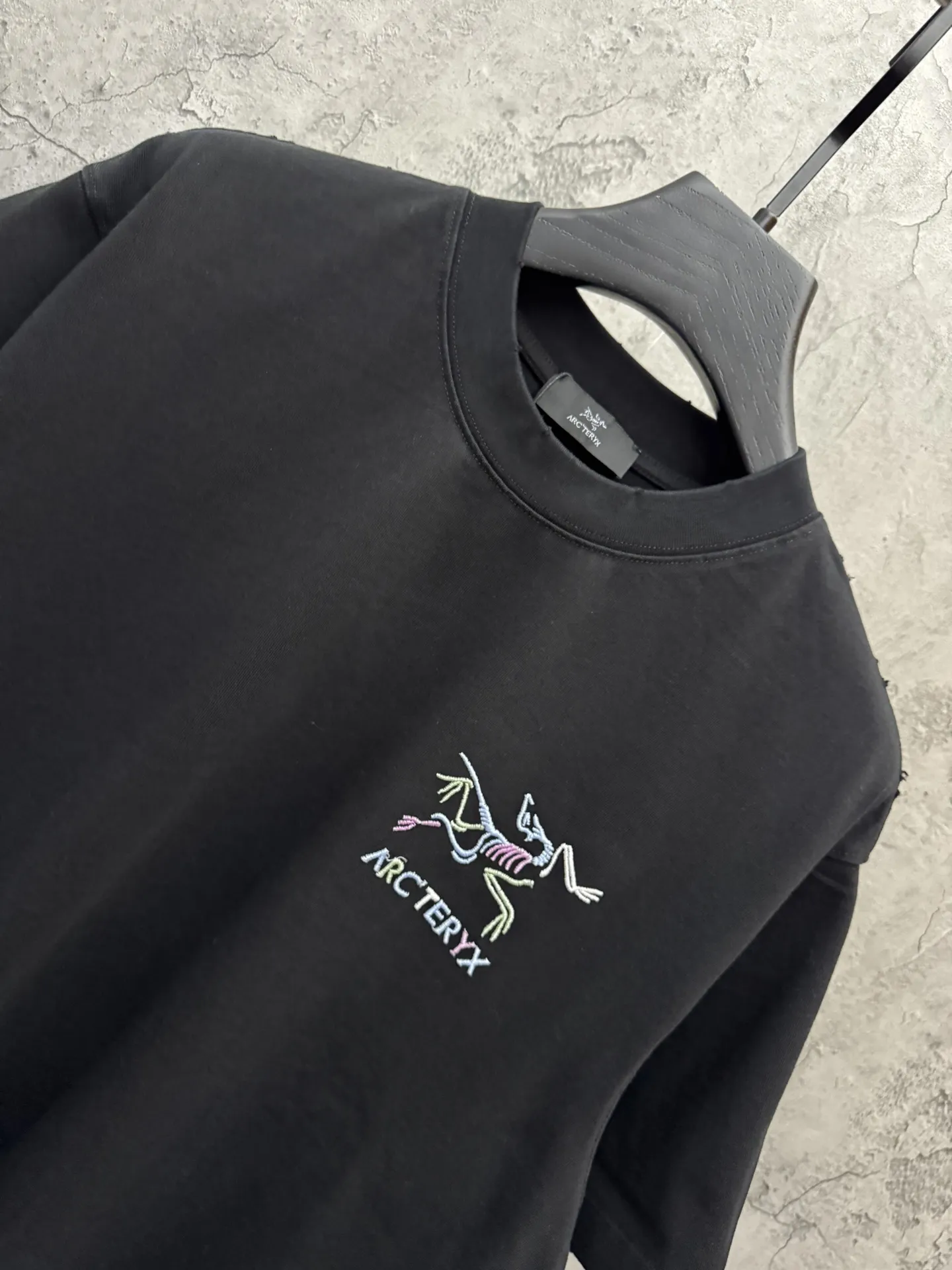 Embroidered Logo UV-Reactive Cotton T-Shirt D19014277 — view 4