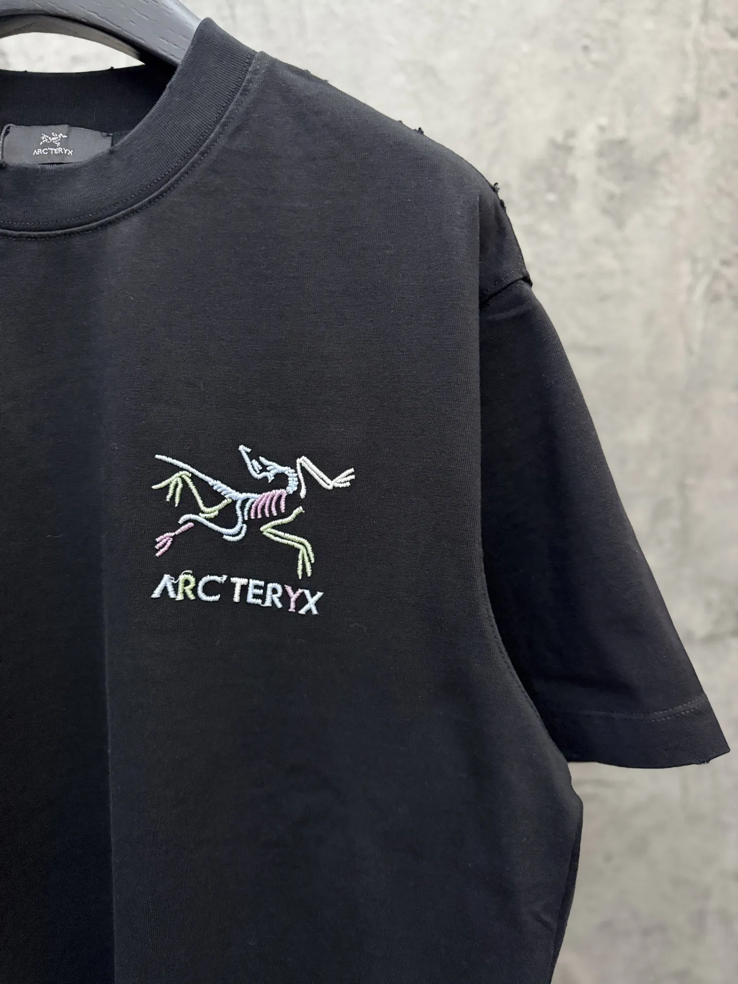 Embroidered Logo UV-Reactive Cotton T-Shirt D19014277 — view 5