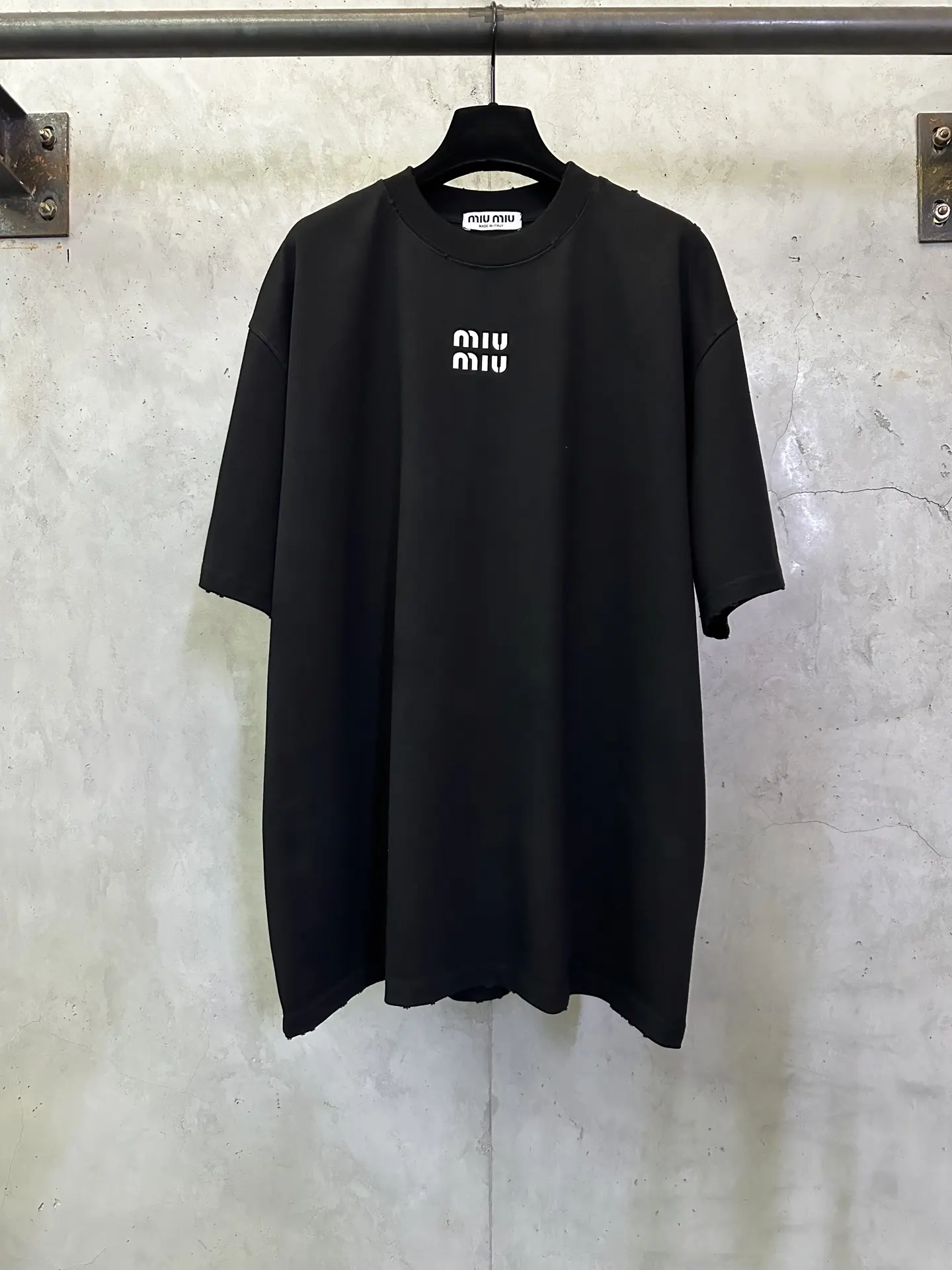 Logo Print Distressed Heavyweight T-Shirt D19011409
