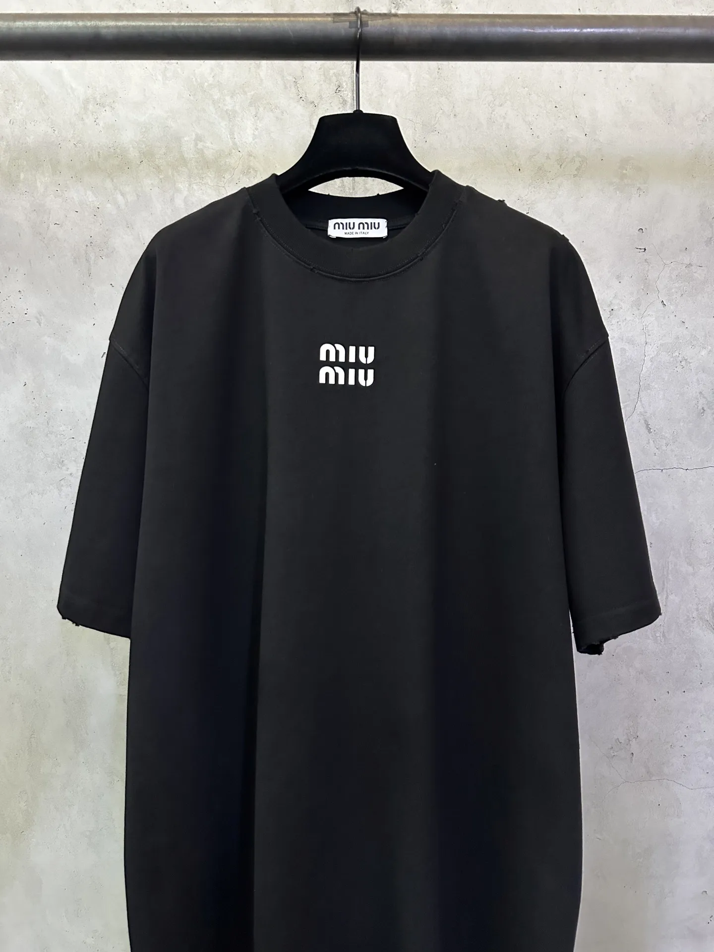 Logo Print Distressed Heavyweight T-Shirt D19011409 — view 3