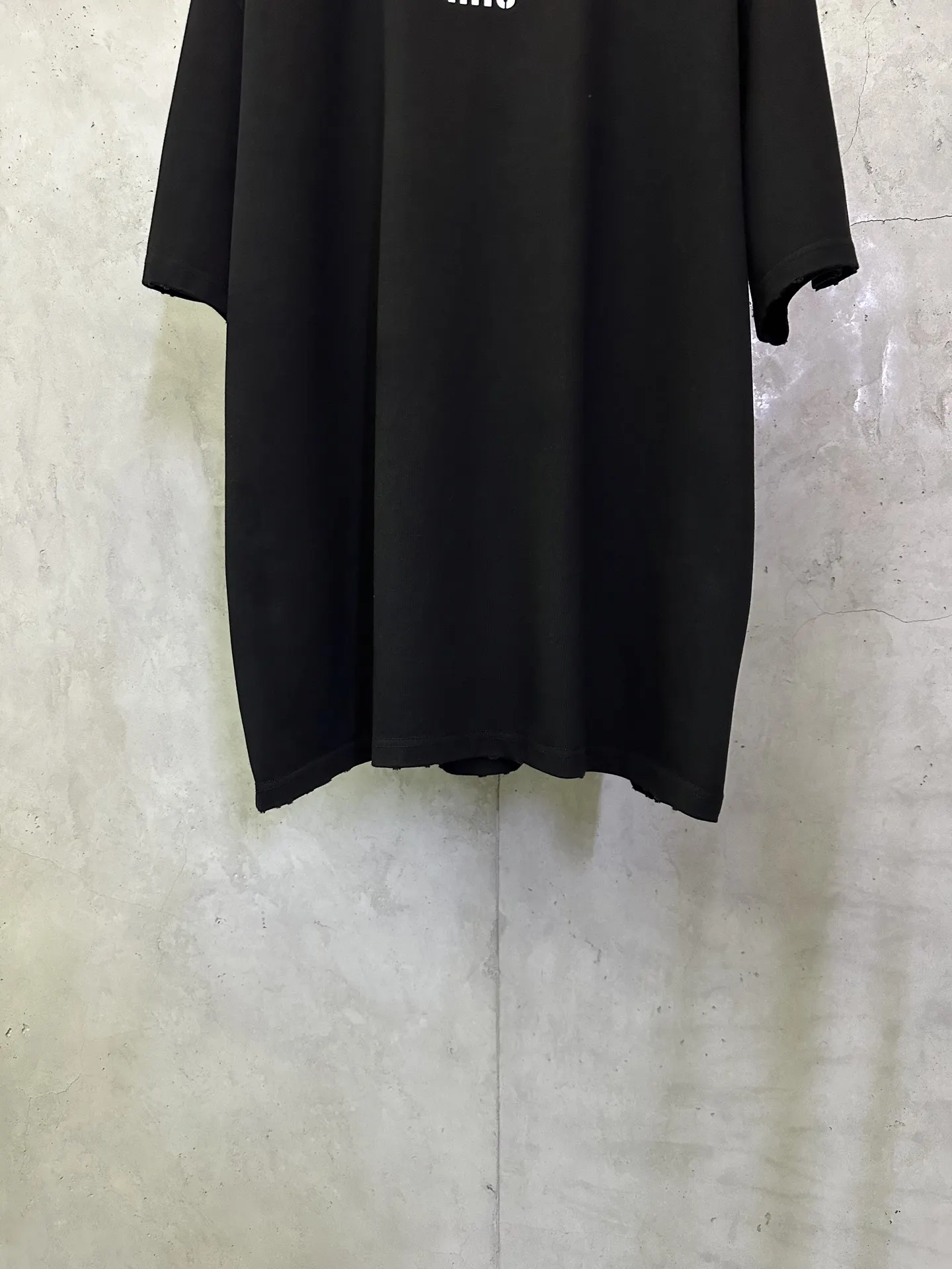Logo Print Distressed Heavyweight T-Shirt D19011409 — view 4