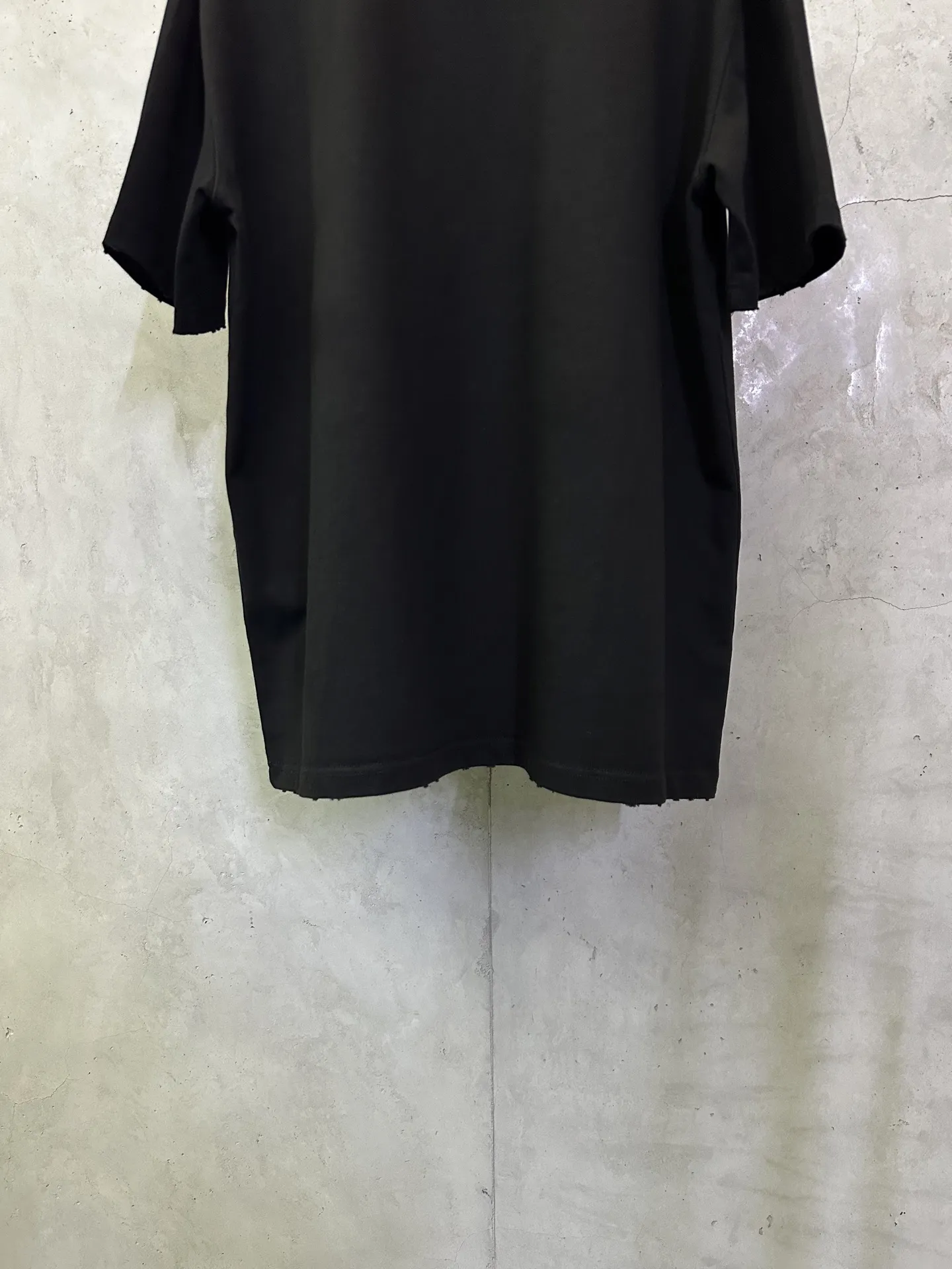 Logo Print Distressed Heavyweight T-Shirt D19011409 — view 6