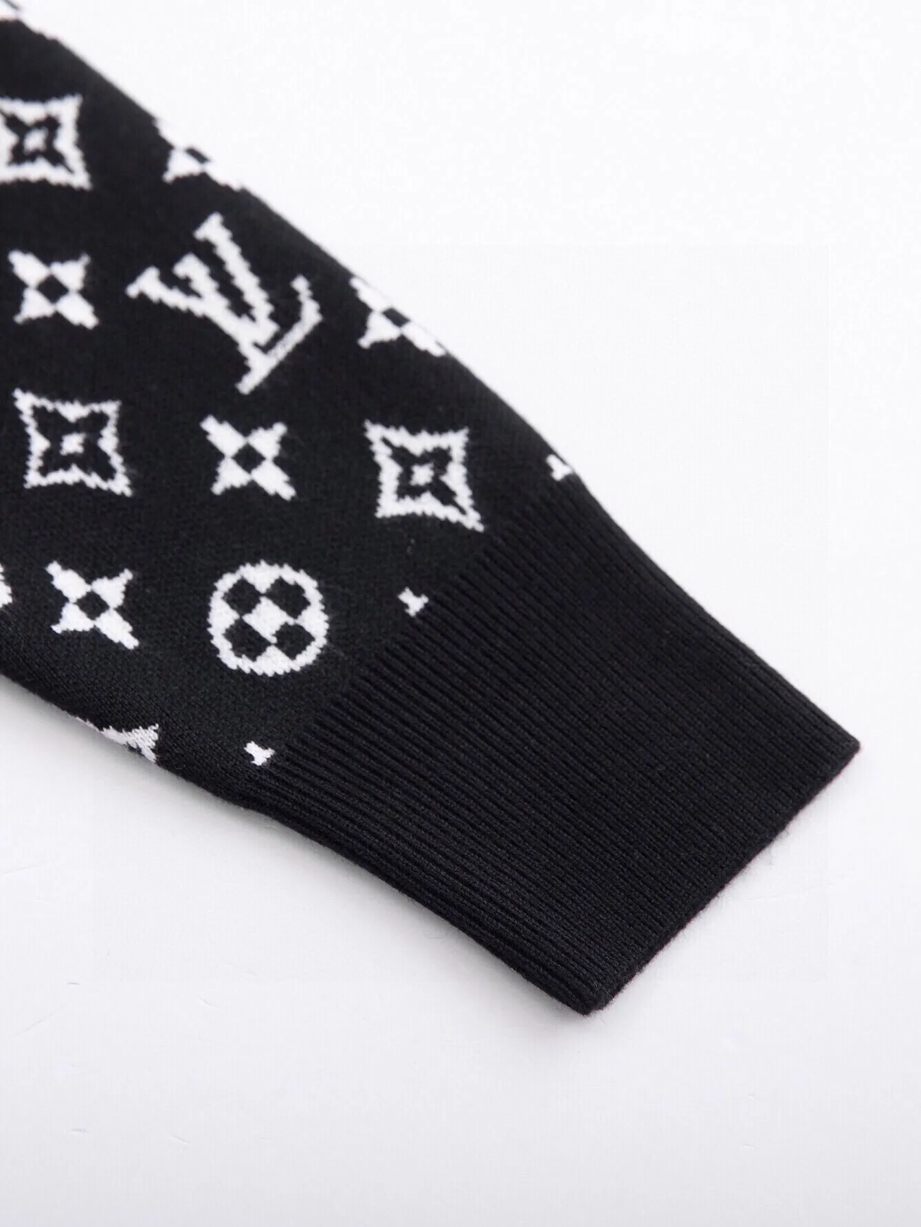 Monogram Jacquard Wool Crew-Neck Sweater D19516459 — view 6