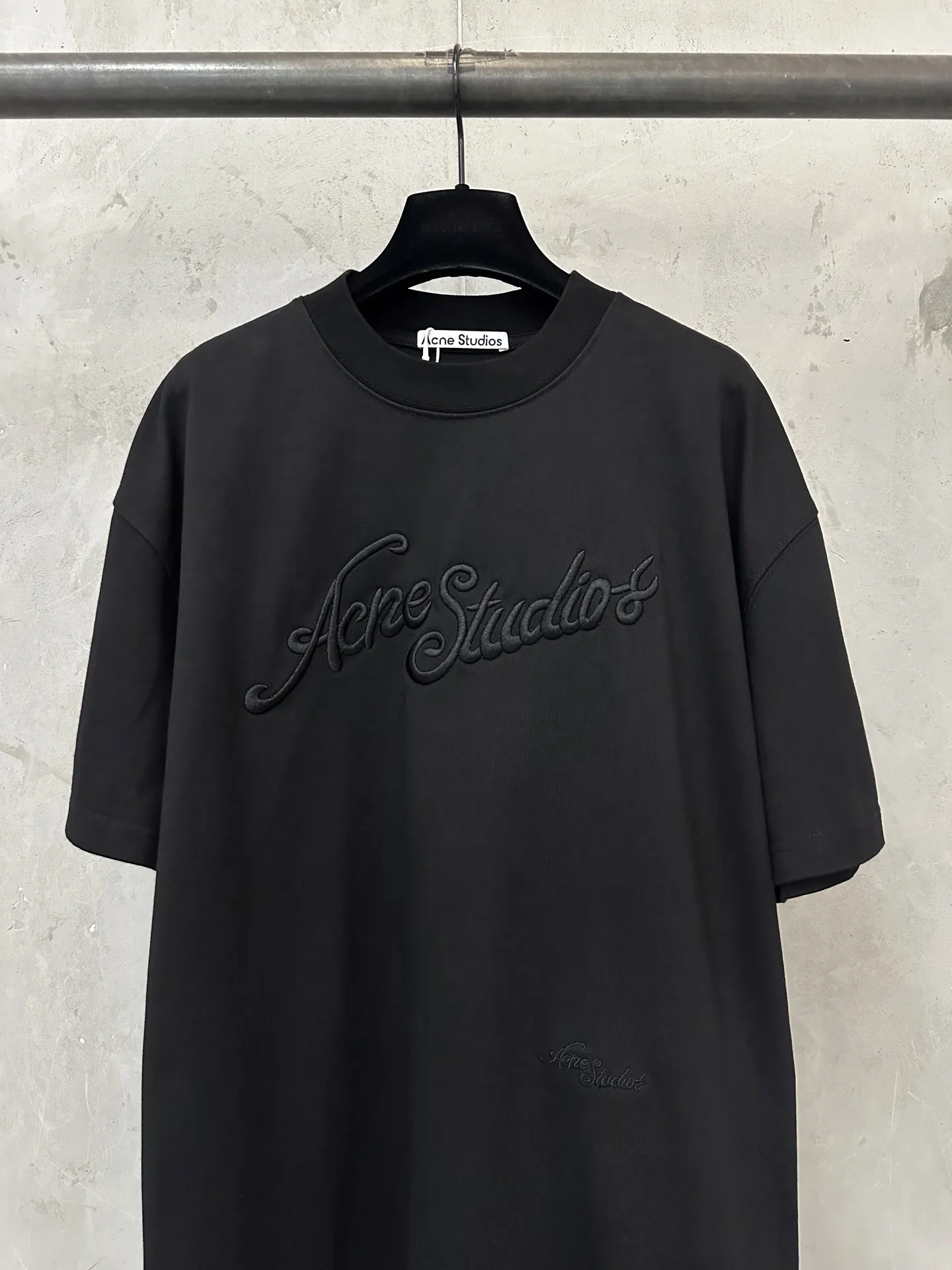 Embroidered Logo Heavyweight Cotton T-Shirt D19518974 — view 3