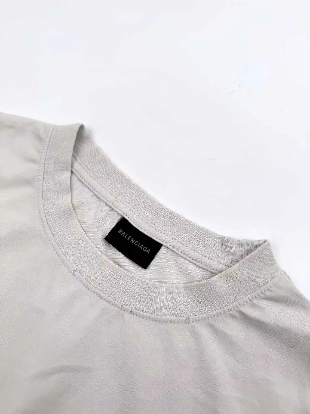 Masking Tape Logo Distressed T-Shirt D19514255 — view 3