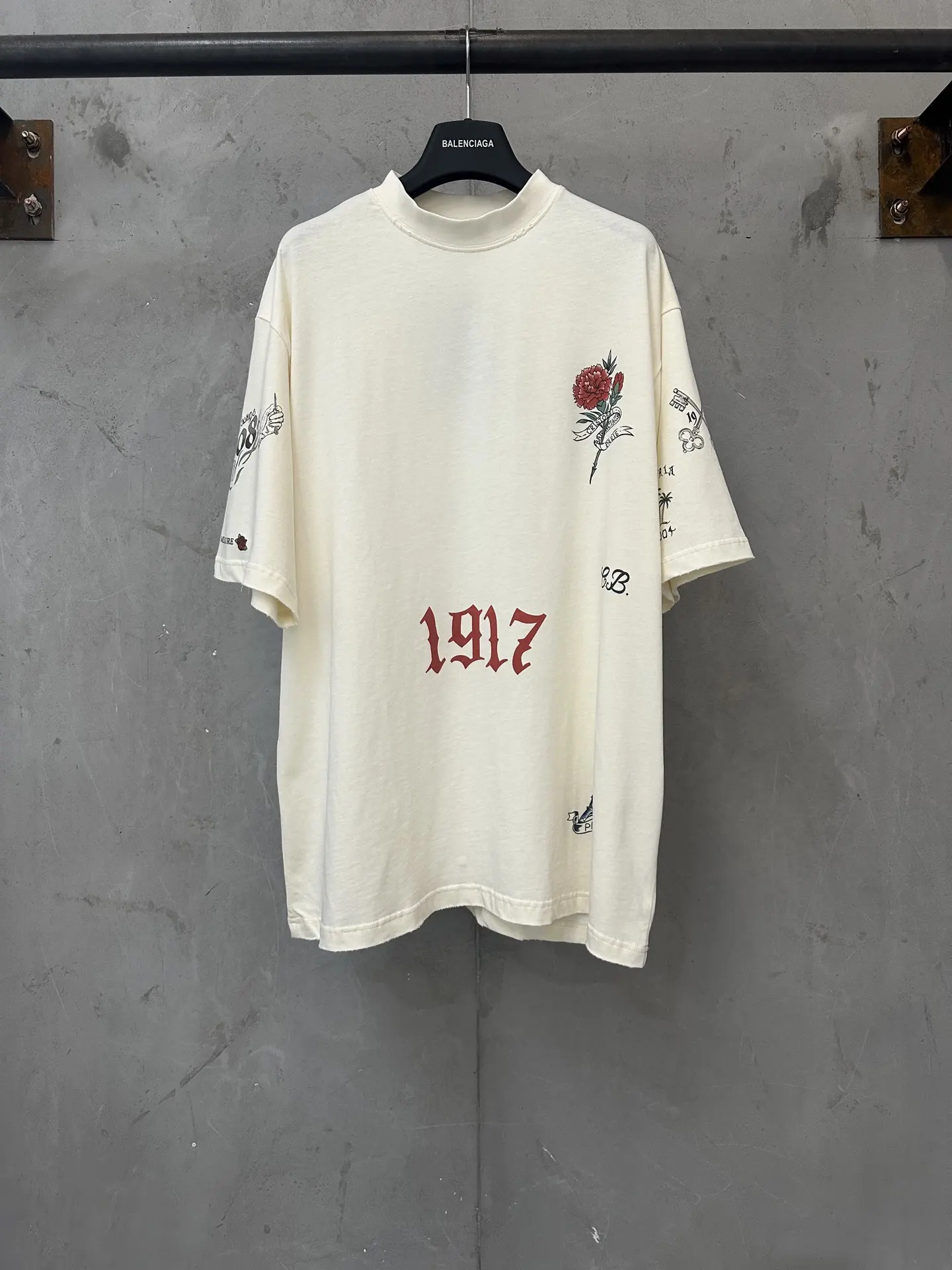 1917 Tattoo Graphic Oversized T-Shirt D19525045