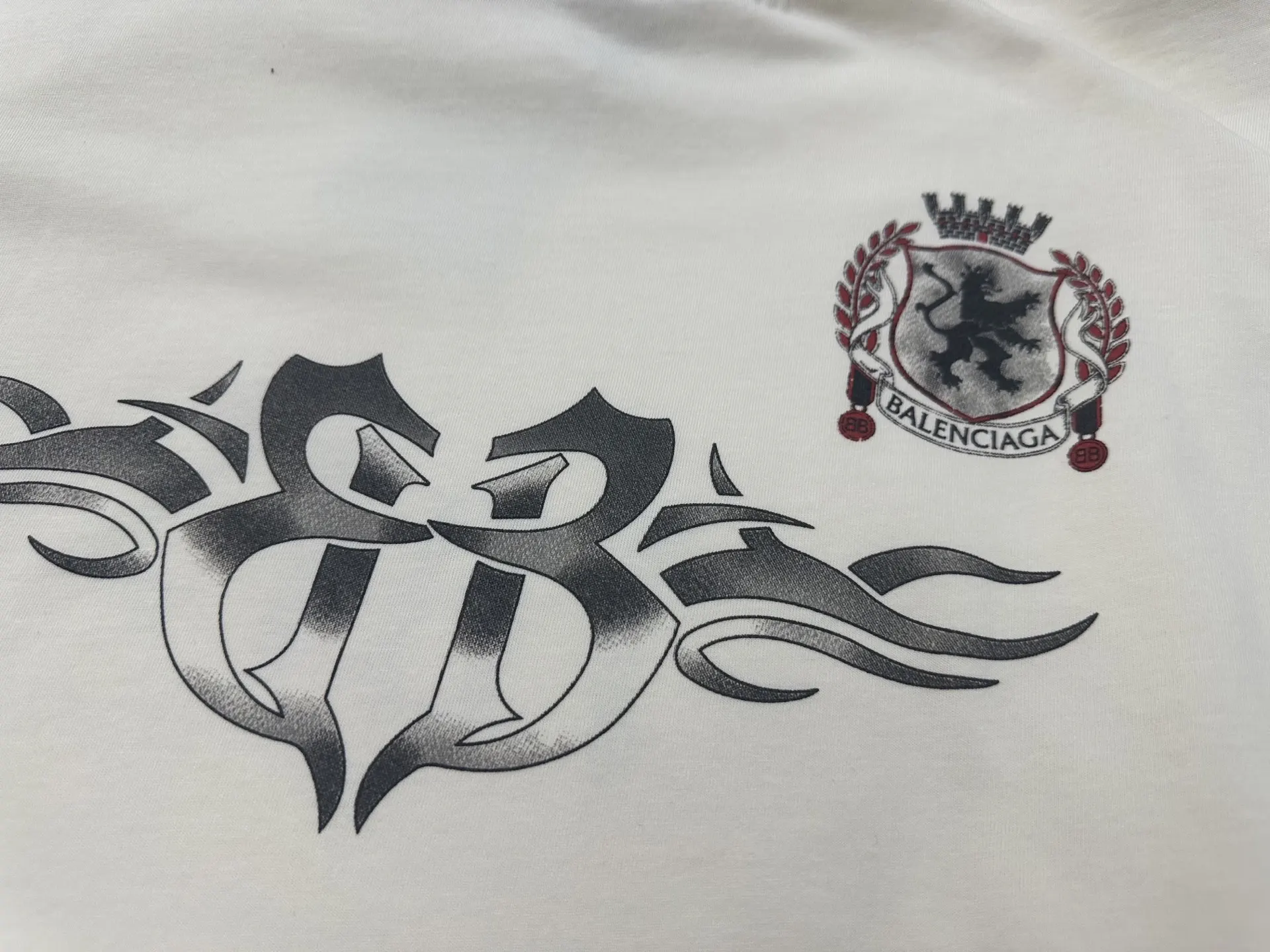 1917 Tattoo Graphic Oversized T-Shirt D19525045 — view 9