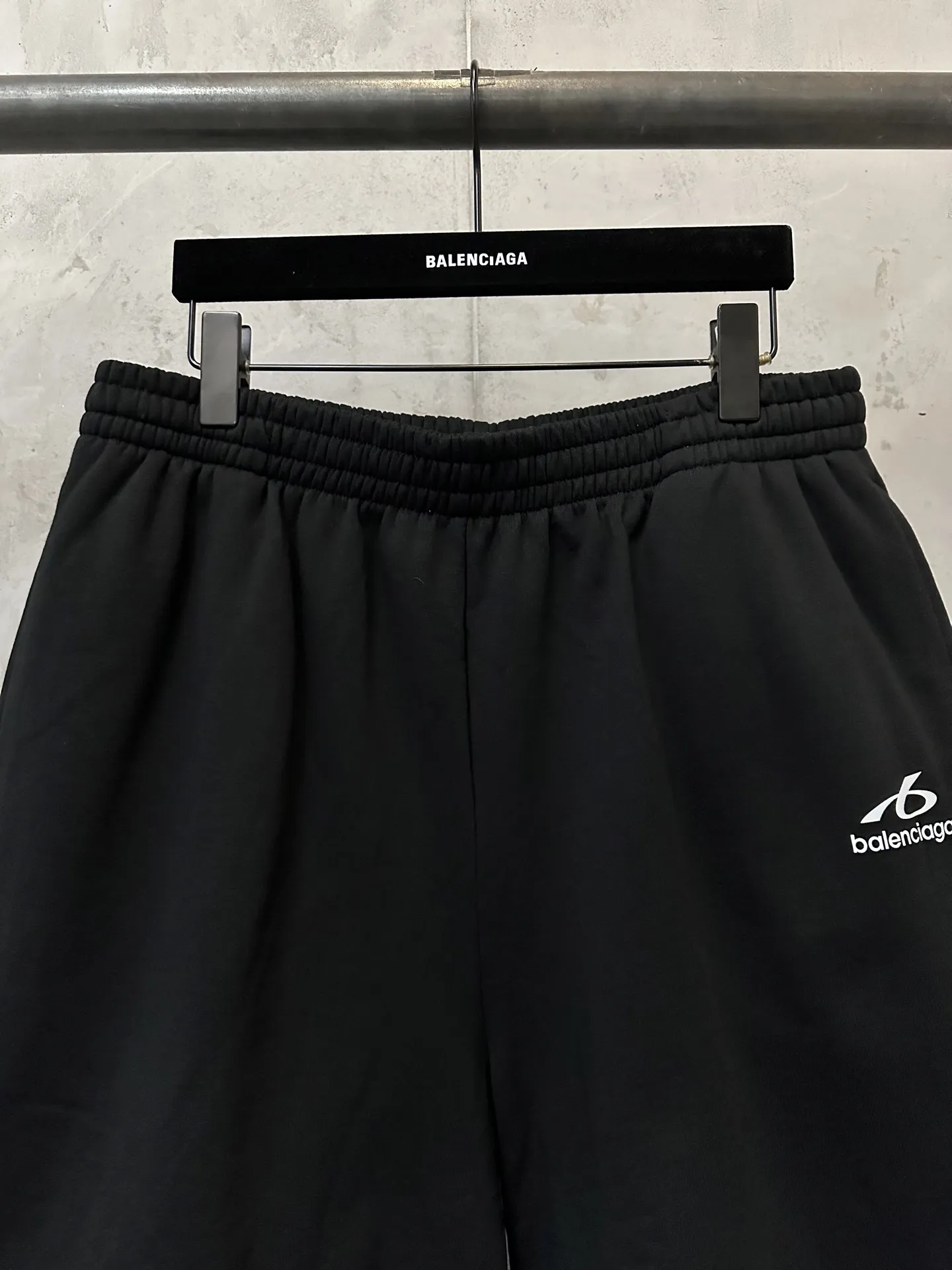 Logo-Print Reflective Jersey Shorts D19511591 — view 3