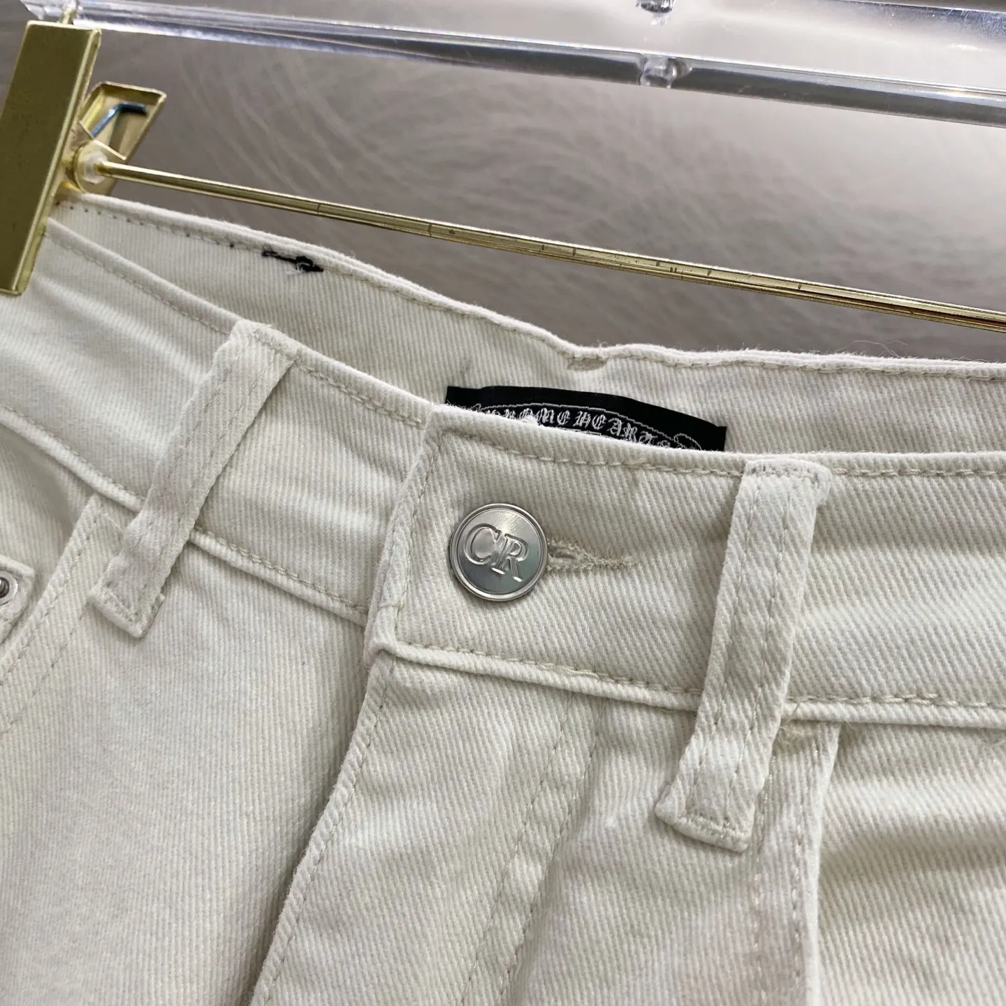 Cross Patch Straight-Leg Jeans D19519617 — view 8