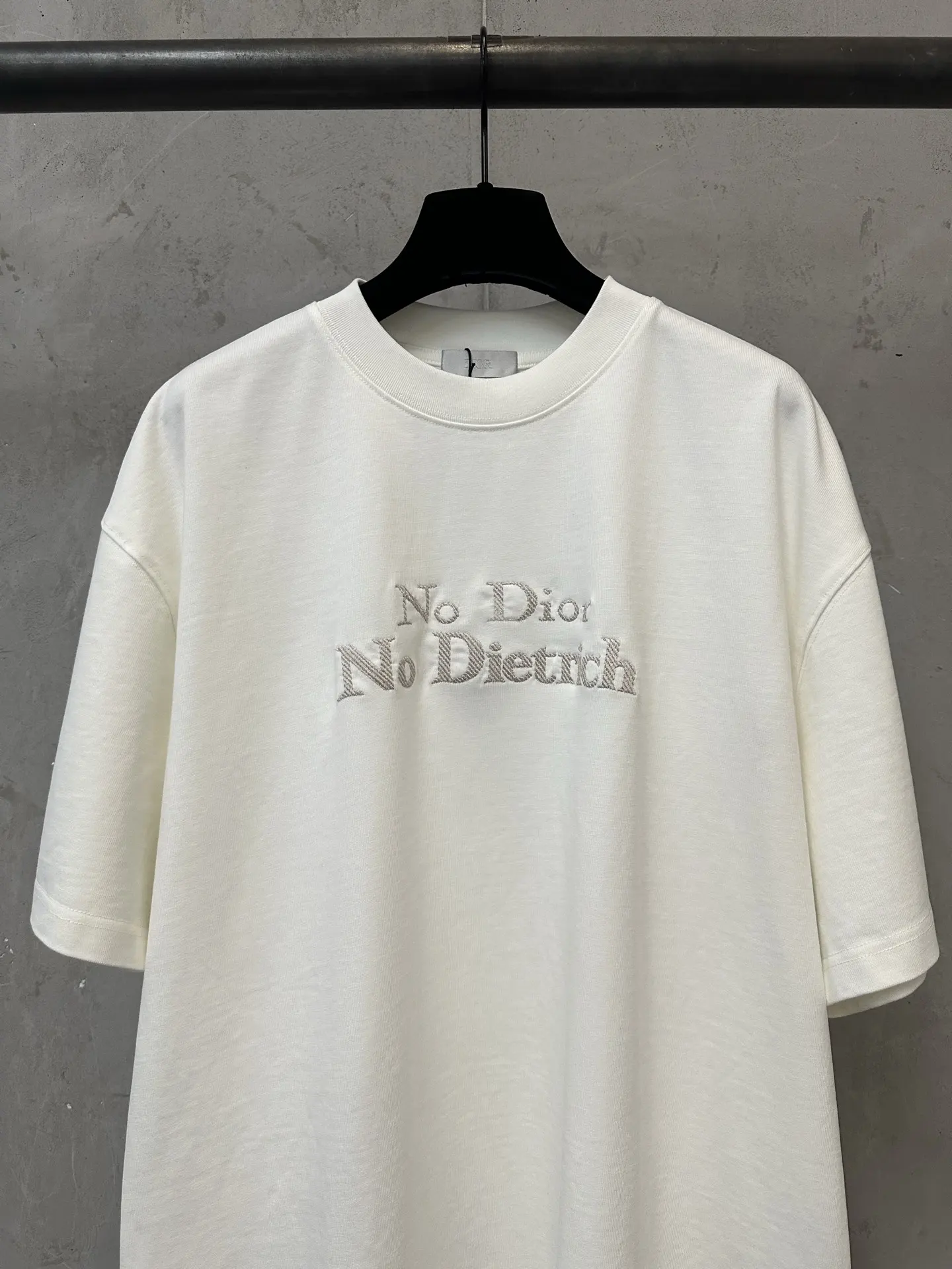 Embroidered Heavyweight Cotton T-Shirt D19511598 — view 3