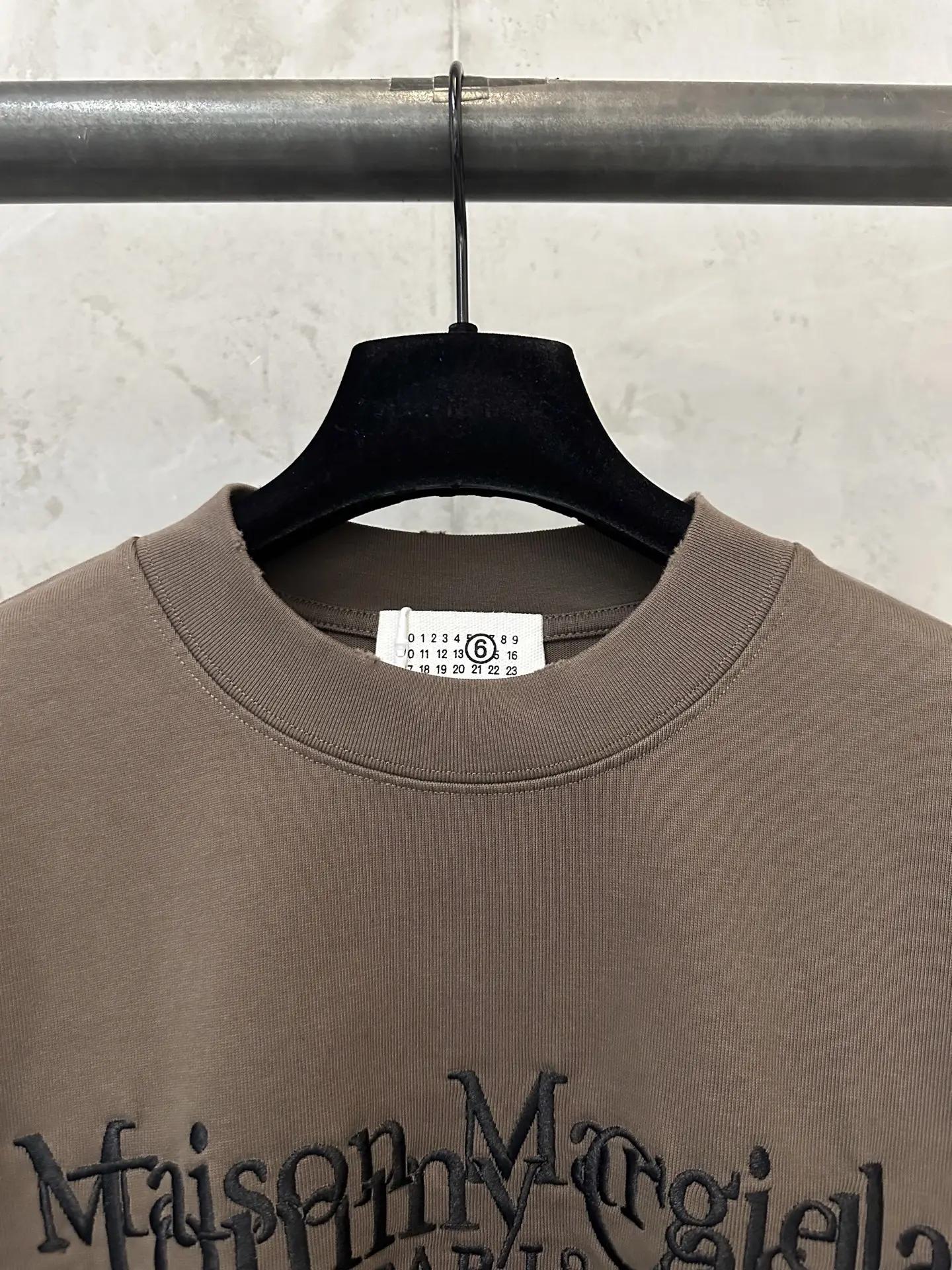 Maison Margiela Embroidered Logo Heavyweight T-Shirt D19518987 — view 5