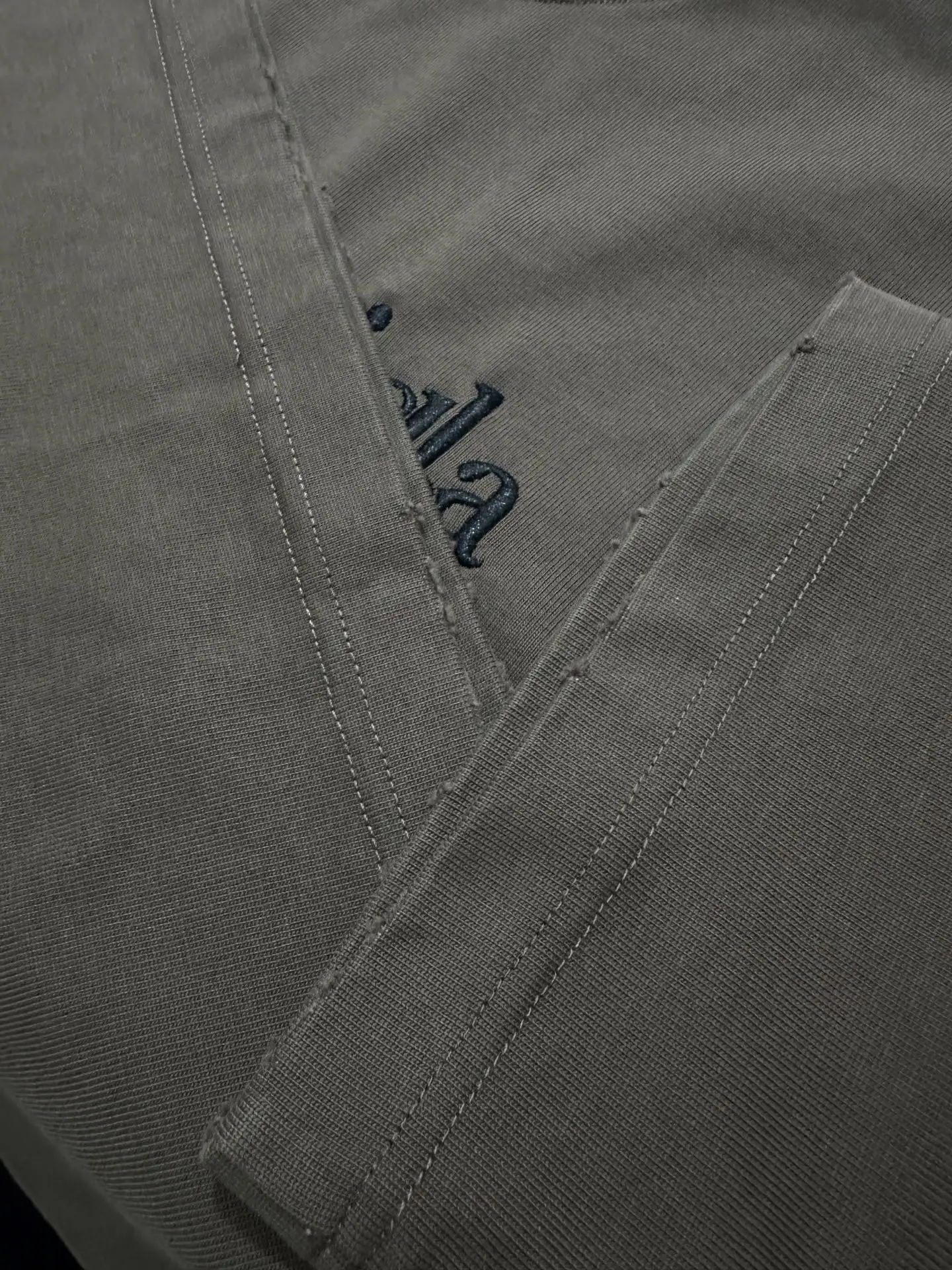 Maison Margiela Embroidered Logo Heavyweight T-Shirt D19518987 — view 9