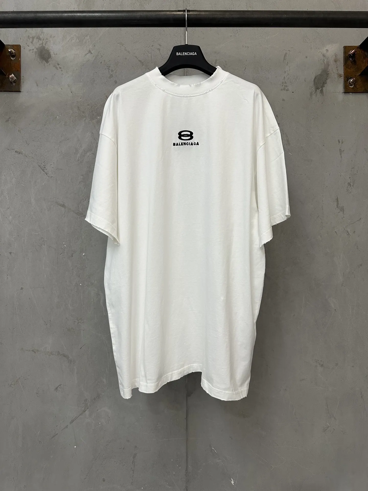 Unity Logo Embroidered Distressed T-Shirt D20020219