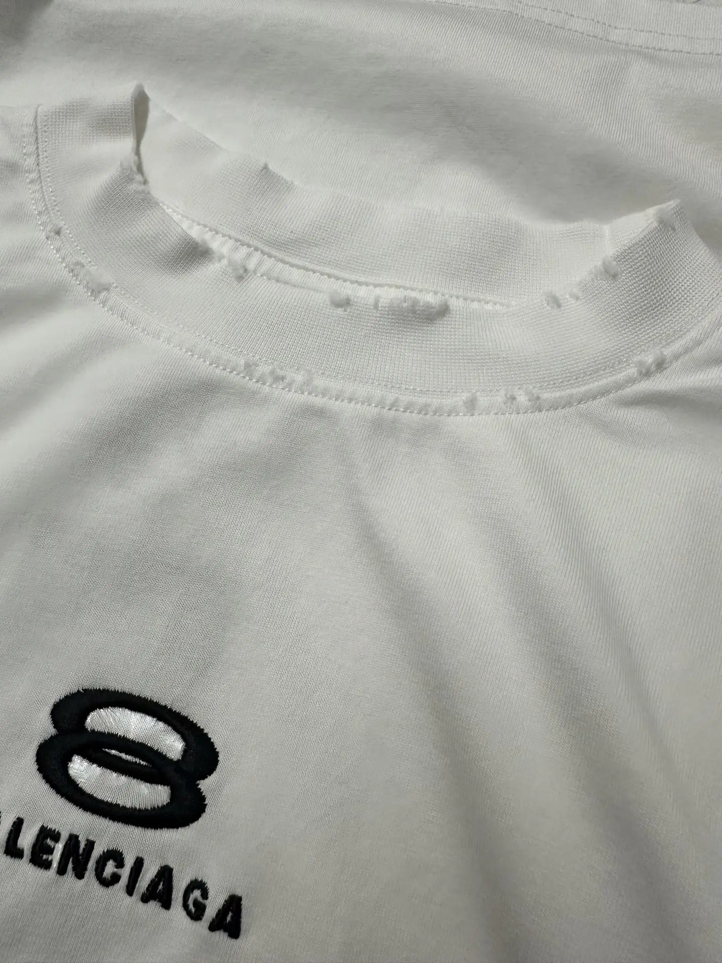 Unity Logo Embroidered Distressed T-Shirt D20020219 — view 6