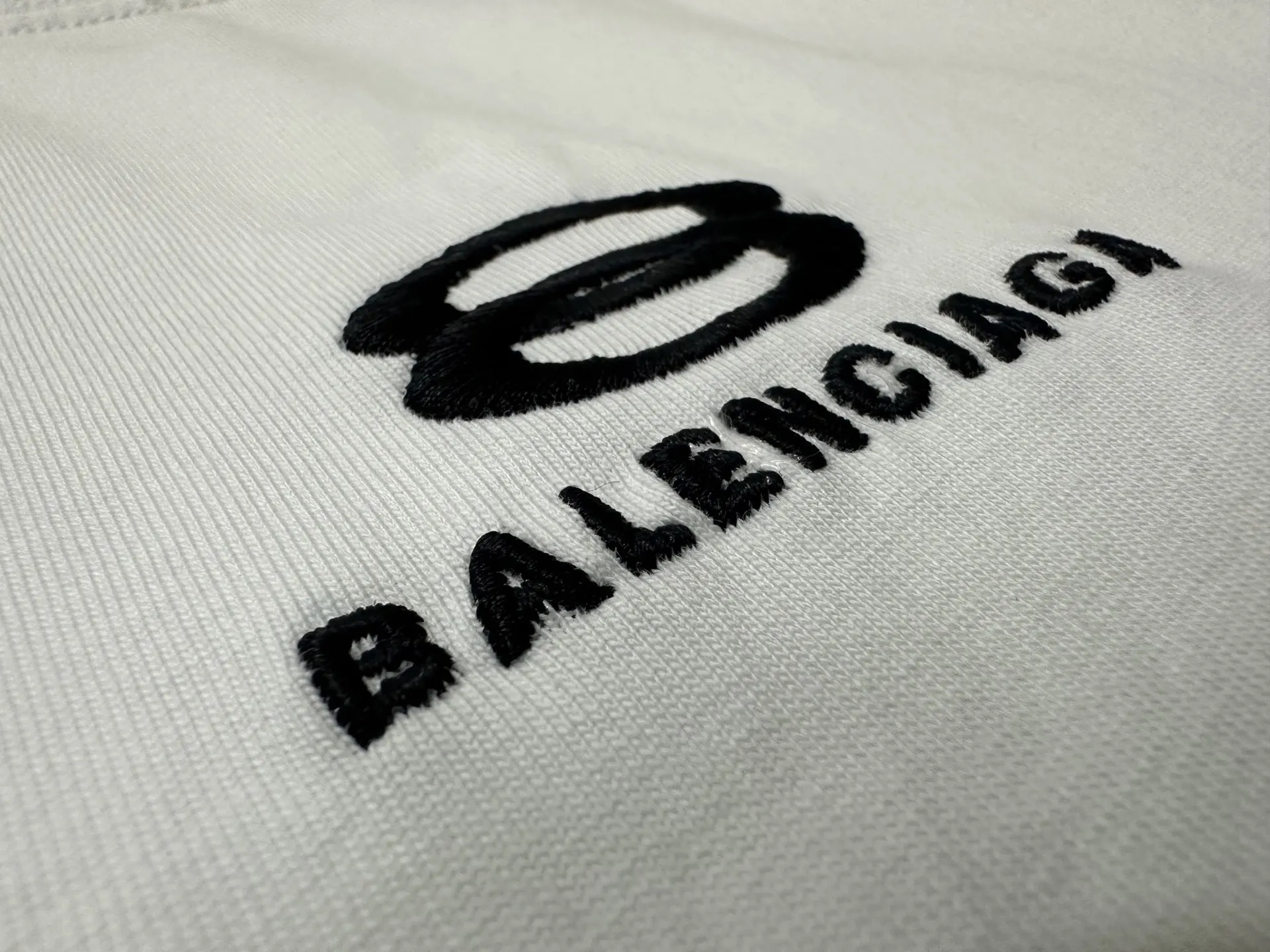 Unity Logo Embroidered Distressed T-Shirt D20020219 — view 8