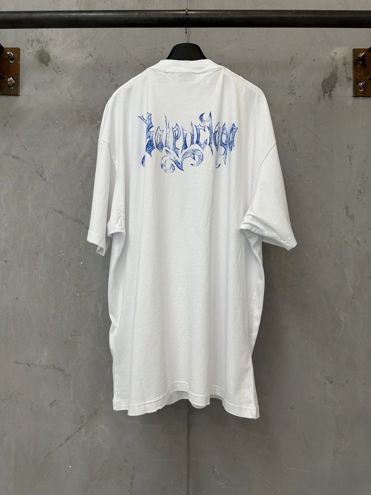 Gothic Logo Oversized Cotton T-Shirt D20011884 — view 2