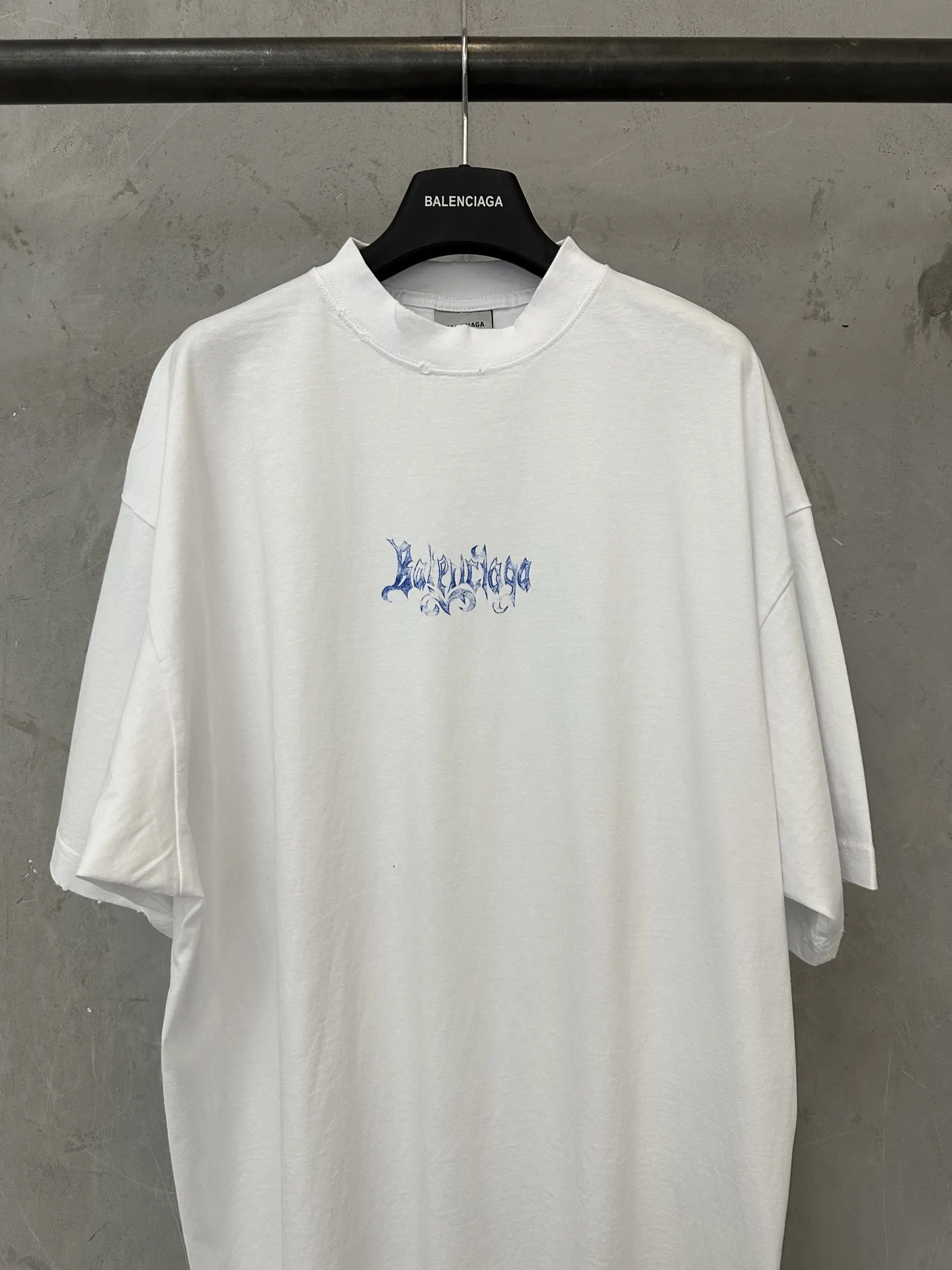 Gothic Logo Oversized Cotton T-Shirt D20011884 — view 3
