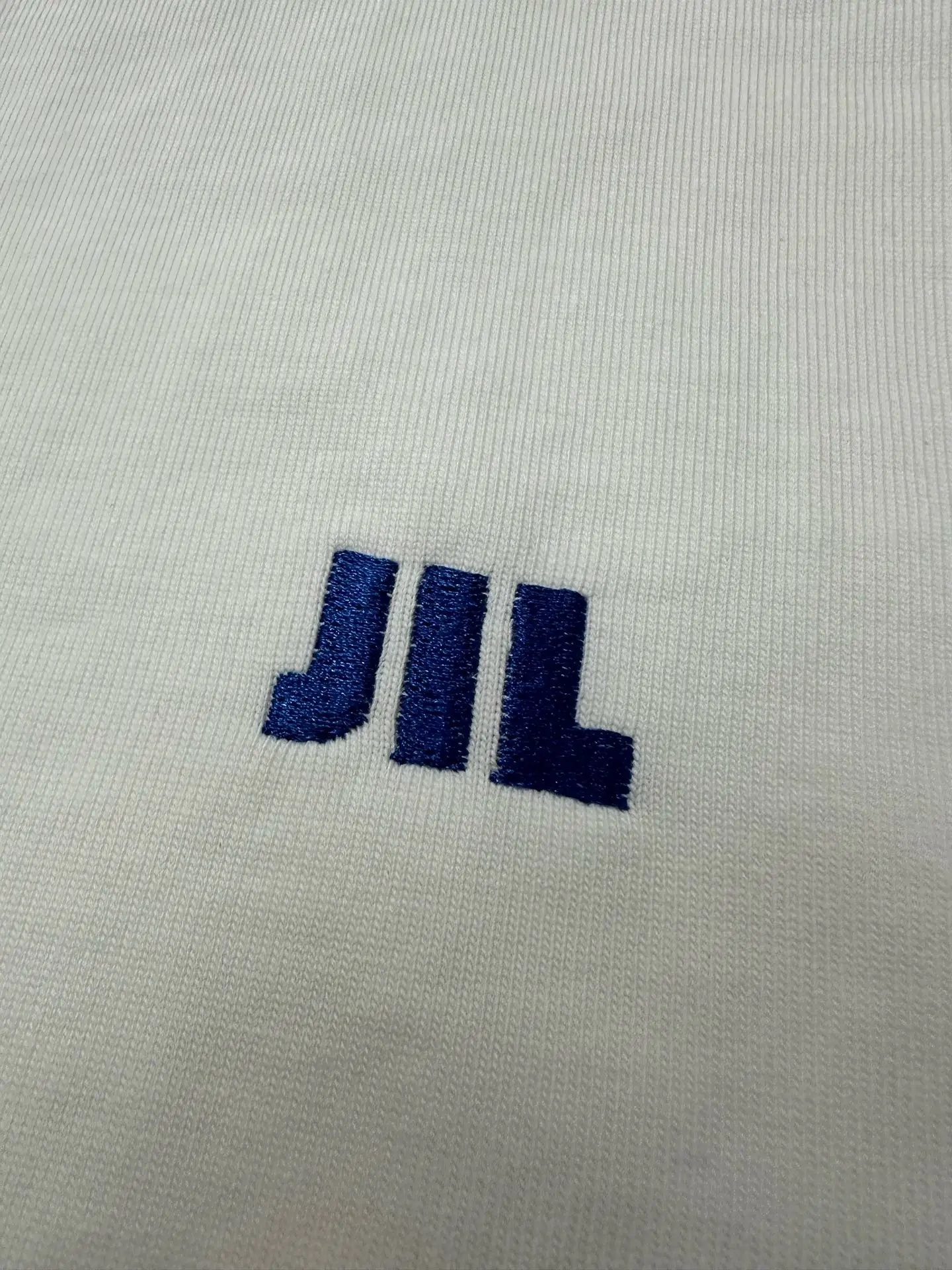Logo Embroidered Heavyweight Long-Sleeve T-Shirt D20025026 — view 7