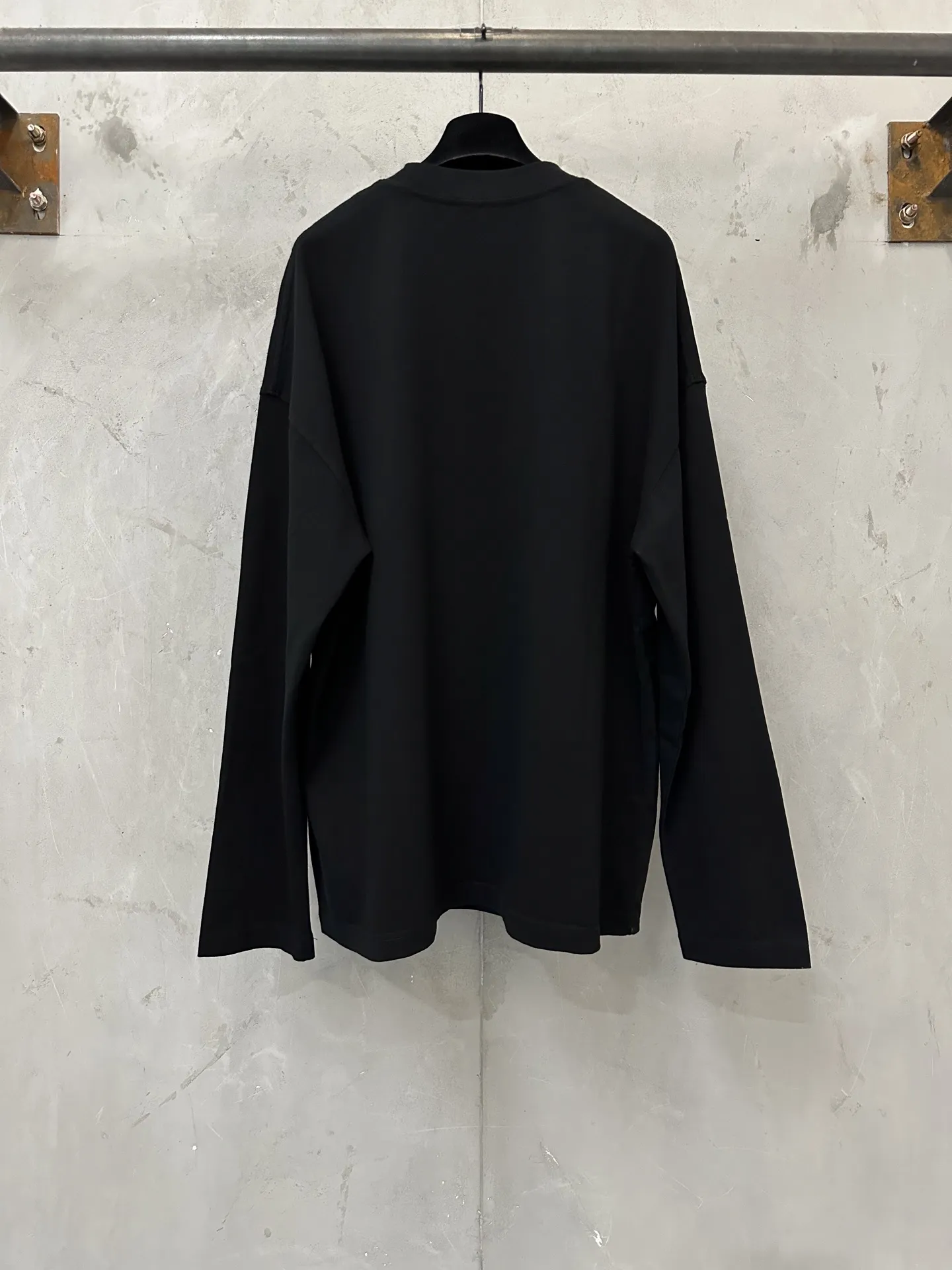 Logo-Print Heavyweight Cotton Long-Sleeve T-Shirt D20025037 — view 2