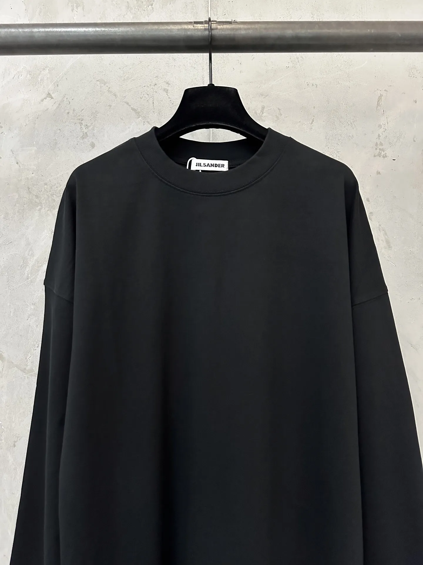 Logo-Print Heavyweight Cotton Long-Sleeve T-Shirt D20025037 — view 3
