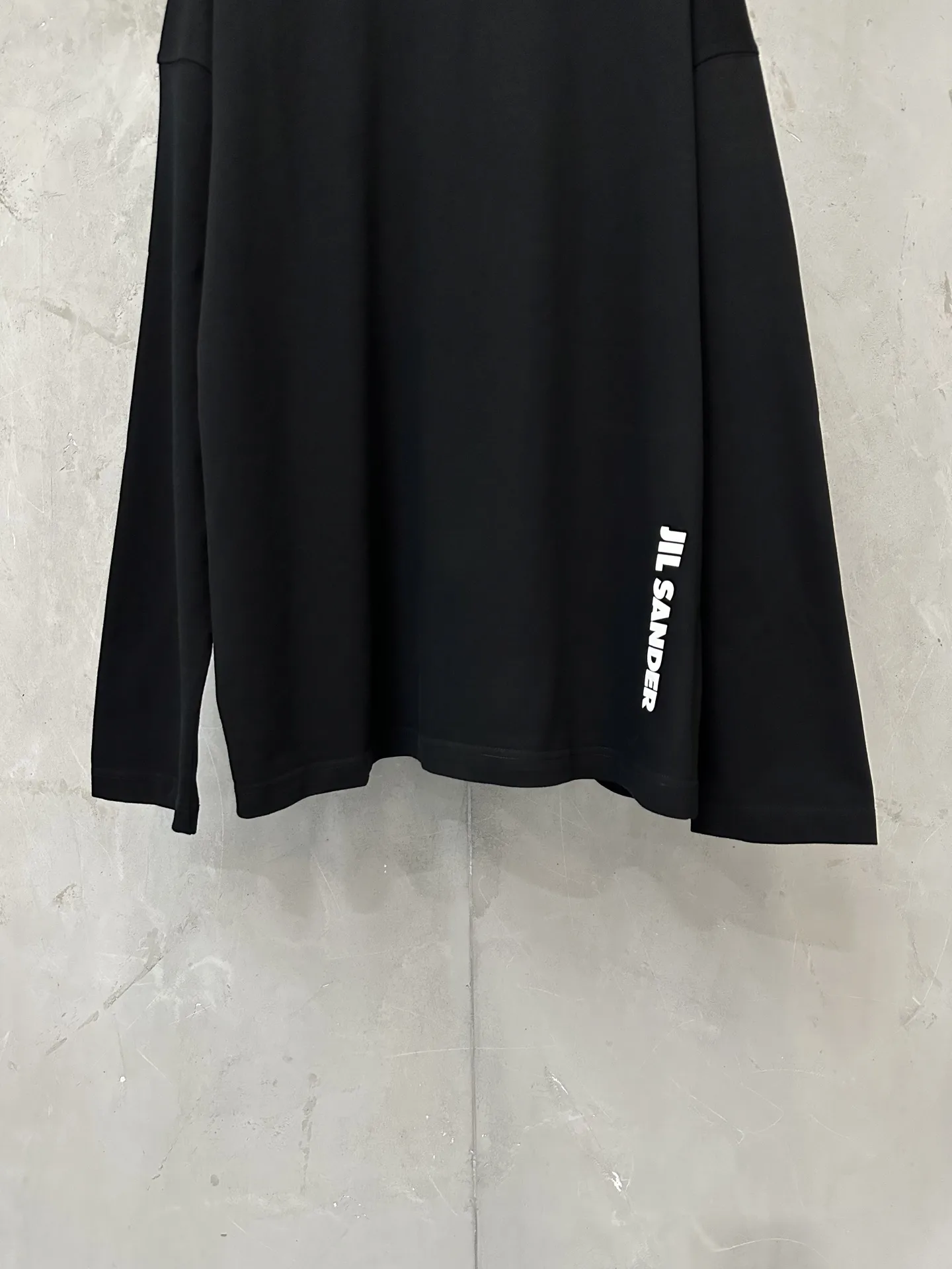 Logo-Print Heavyweight Cotton Long-Sleeve T-Shirt D20025037 — view 4