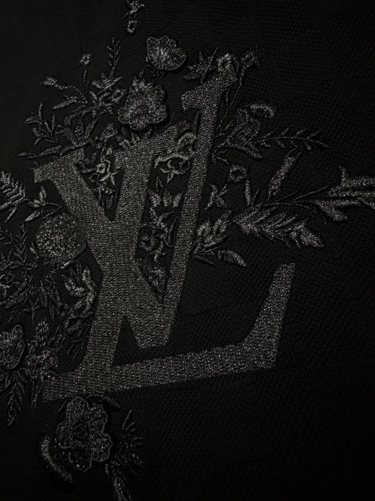 Floral Bouquet Embroidered Logo T-Shirt D20011887 — view 7