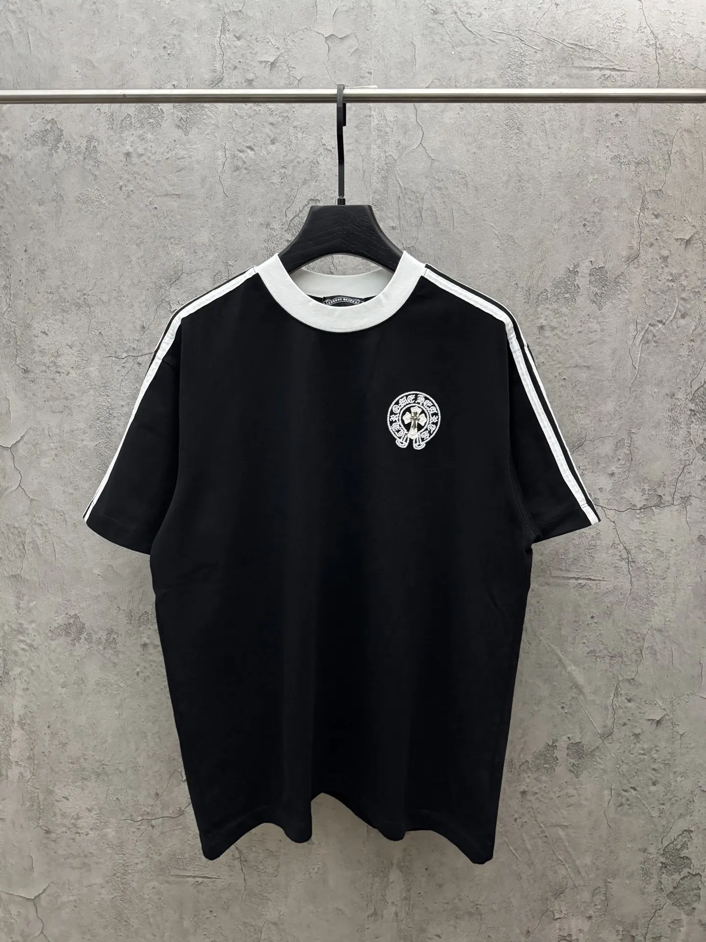 Embroidered Cross Logo Cotton T-Shirt D20014273