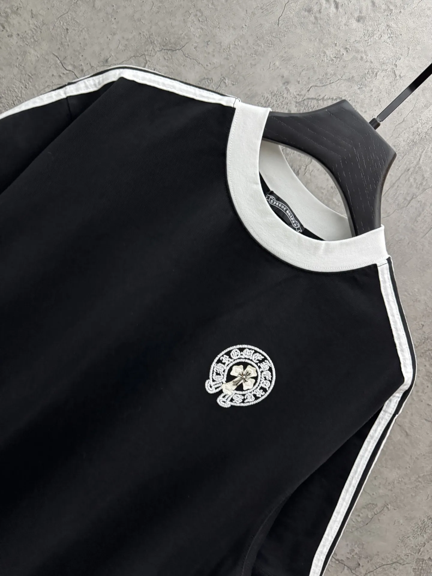 Embroidered Cross Logo Cotton T-Shirt D20014273 — view 3
