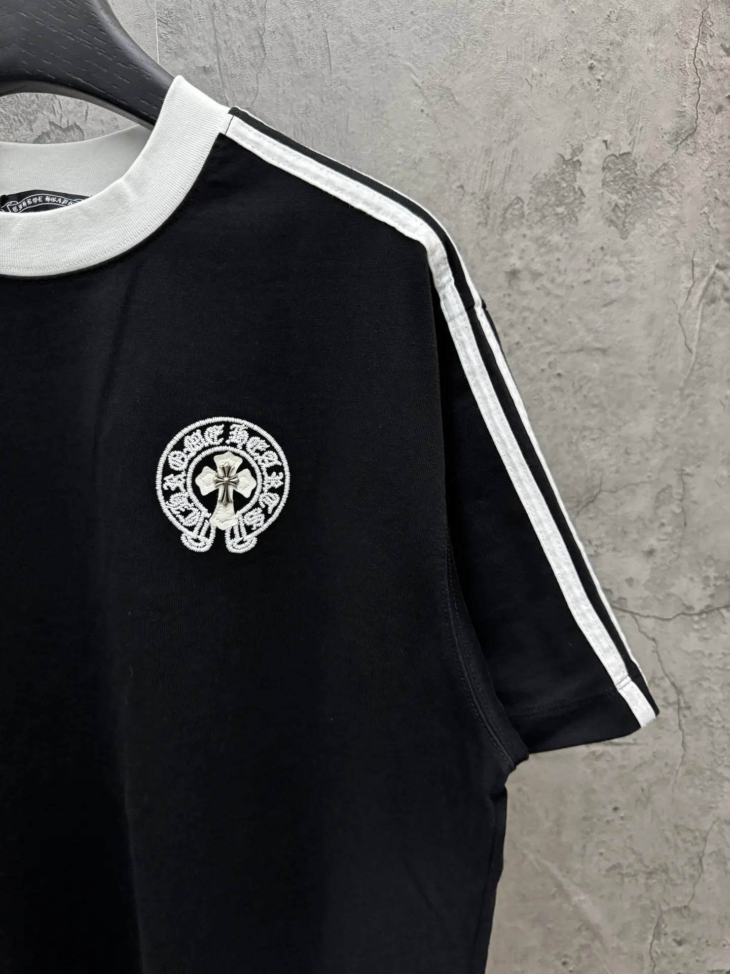 Embroidered Cross Logo Cotton T-Shirt D20014273 — view 5